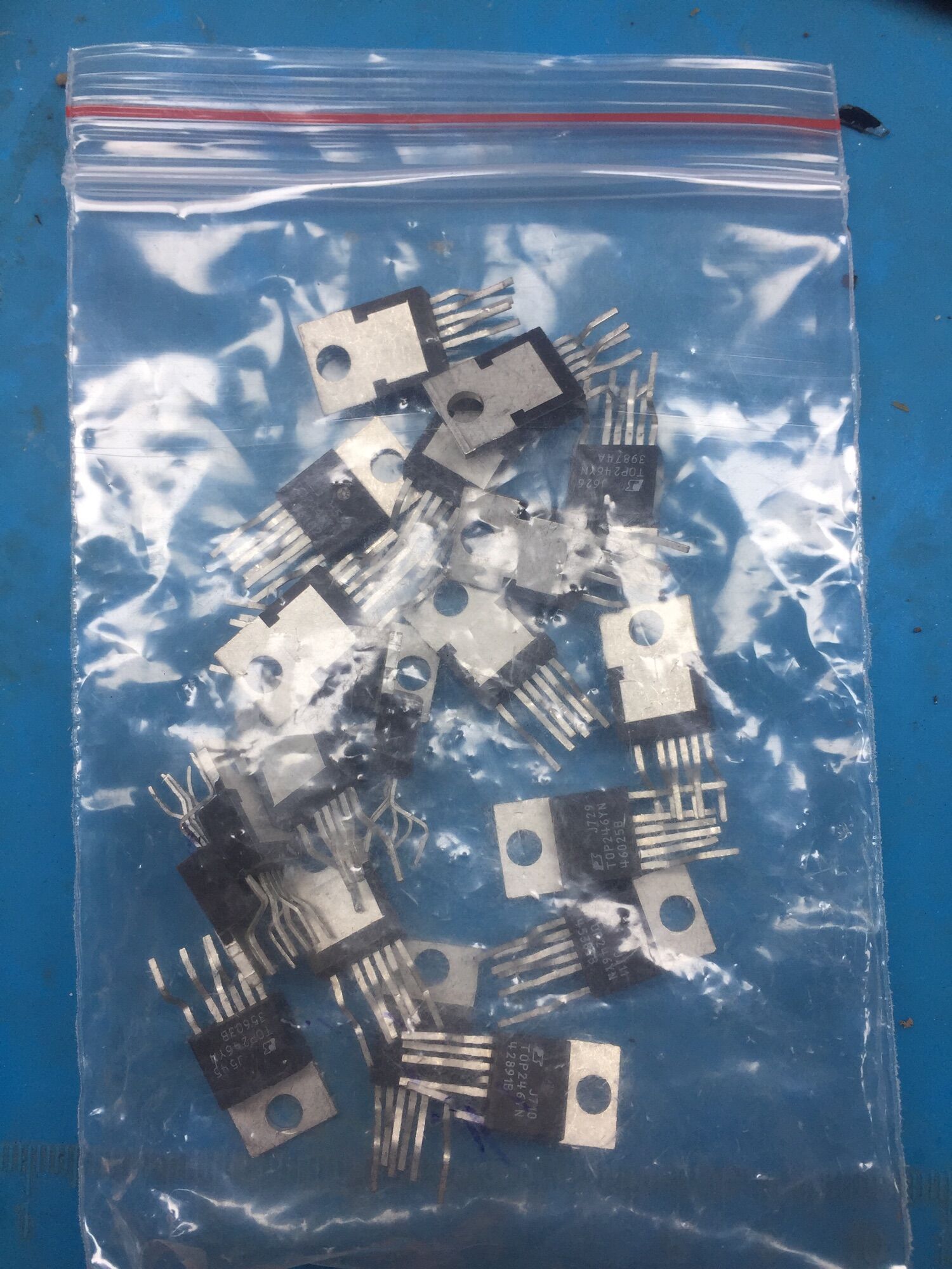 ic nguồn TOP246YN