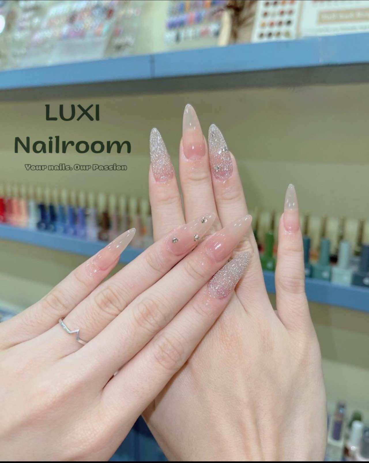 Nailbox - móng úp thiết kế mẫu thạch hồng nhũ flash đính đá bling bling