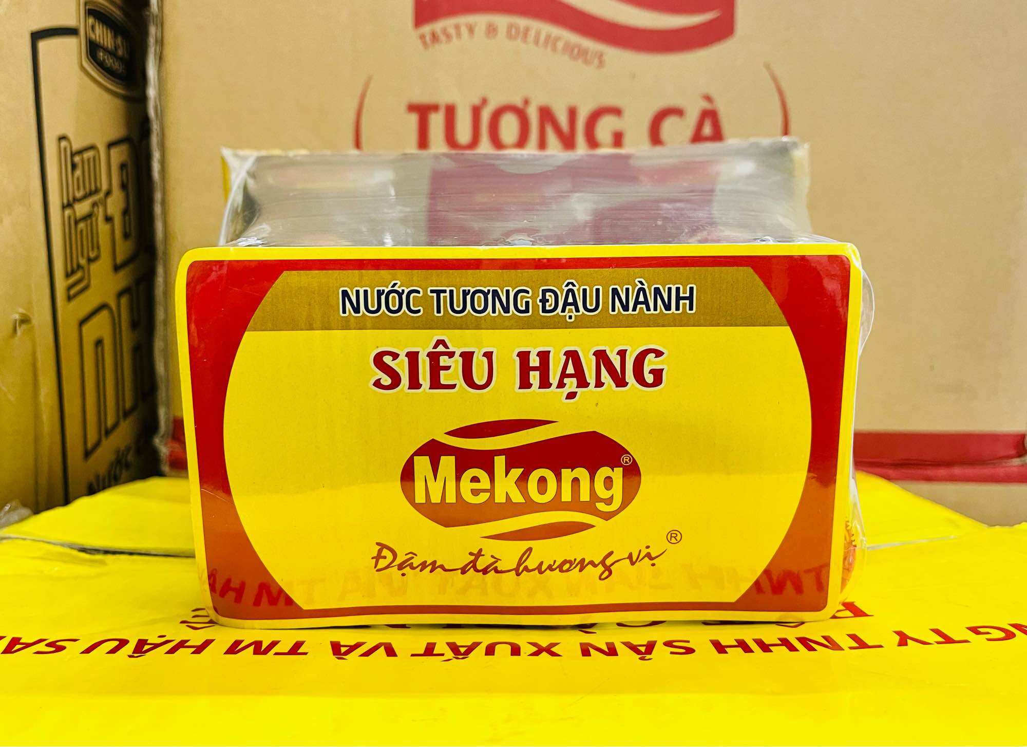 Lốc nước tương Mekong siêu hạng (6 chai x 250ml)