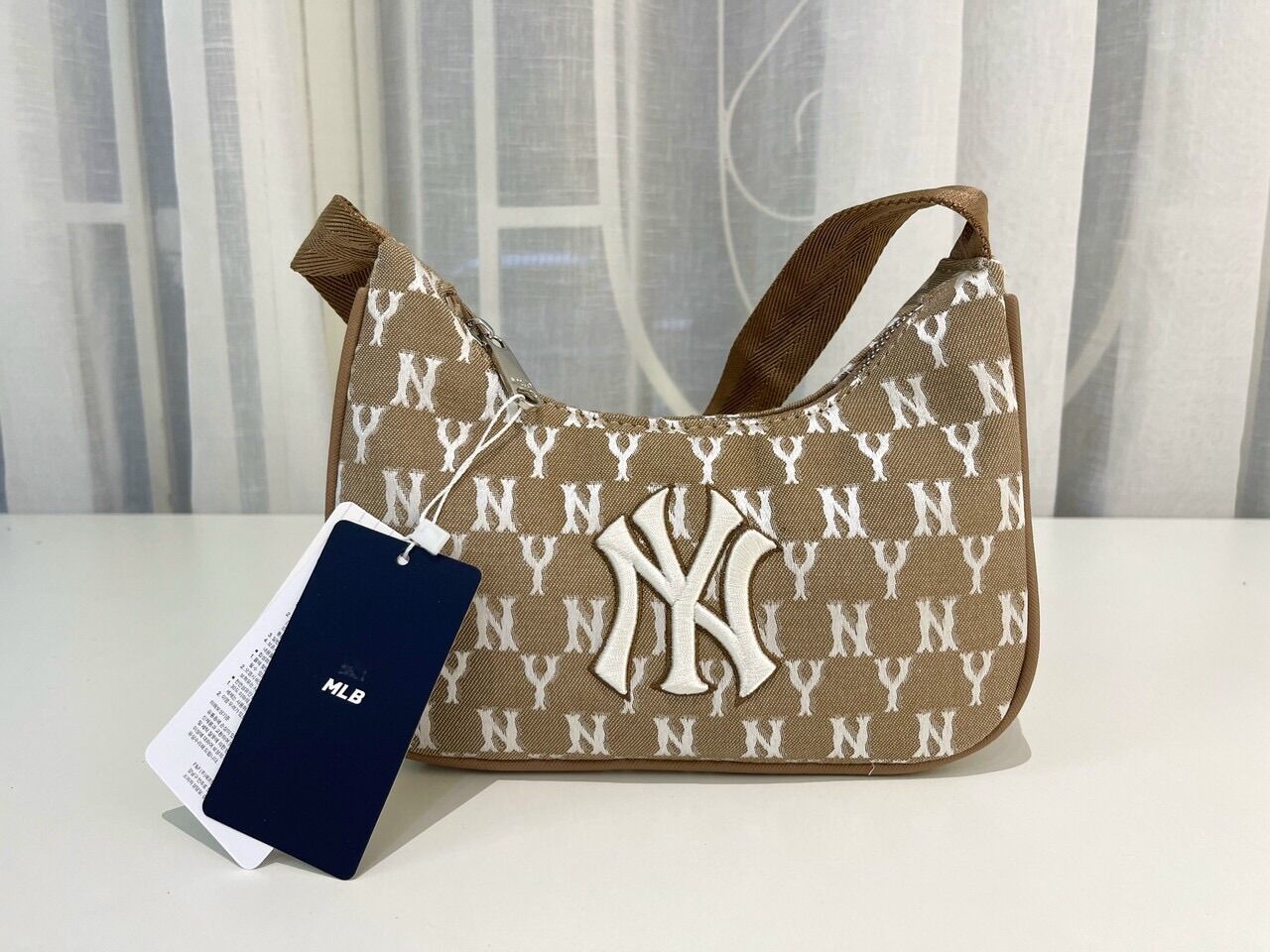 TÚI KẸP NÁCH DENIM MLB