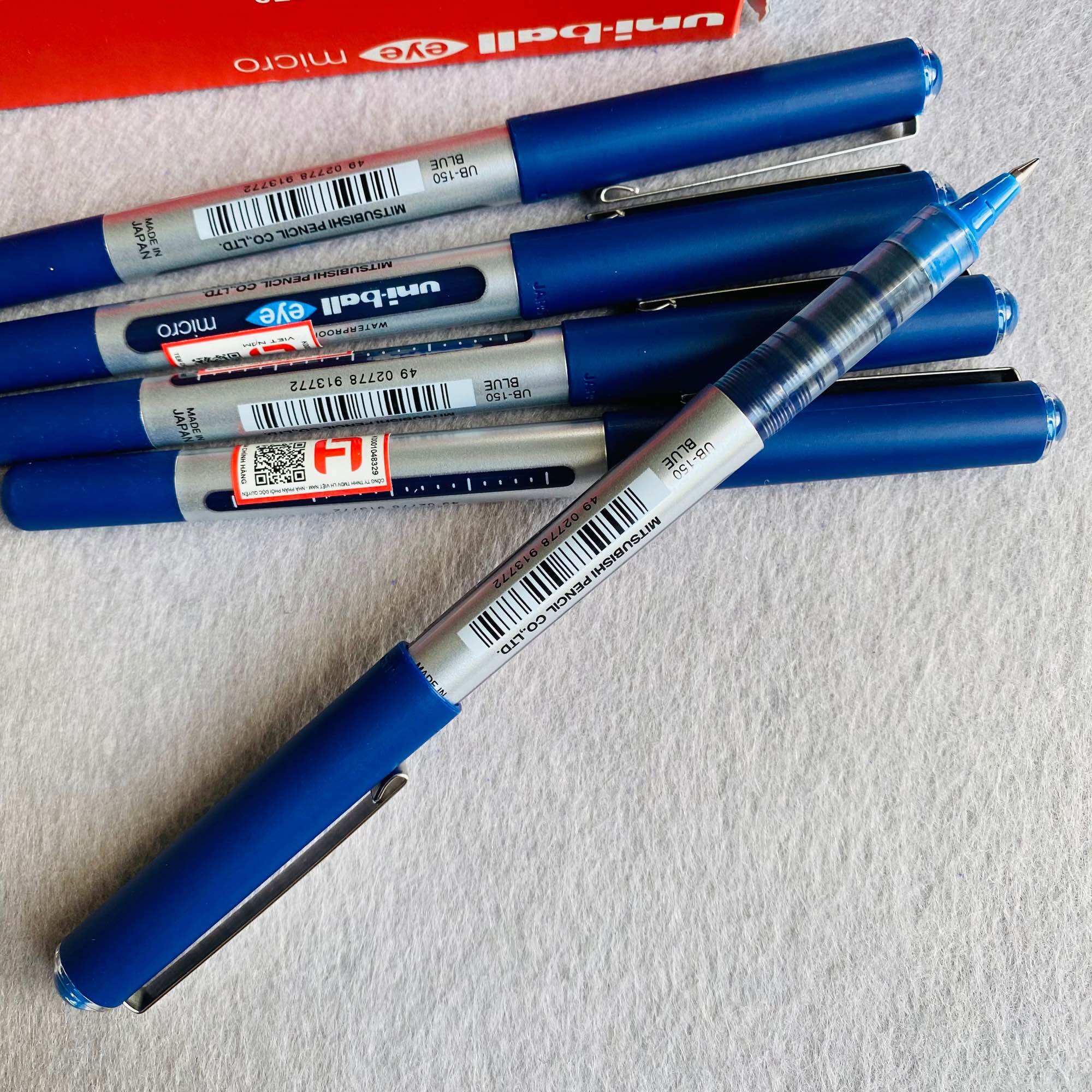 Bút ký tên uni ub150 chính hãng / ball eye micro ub150