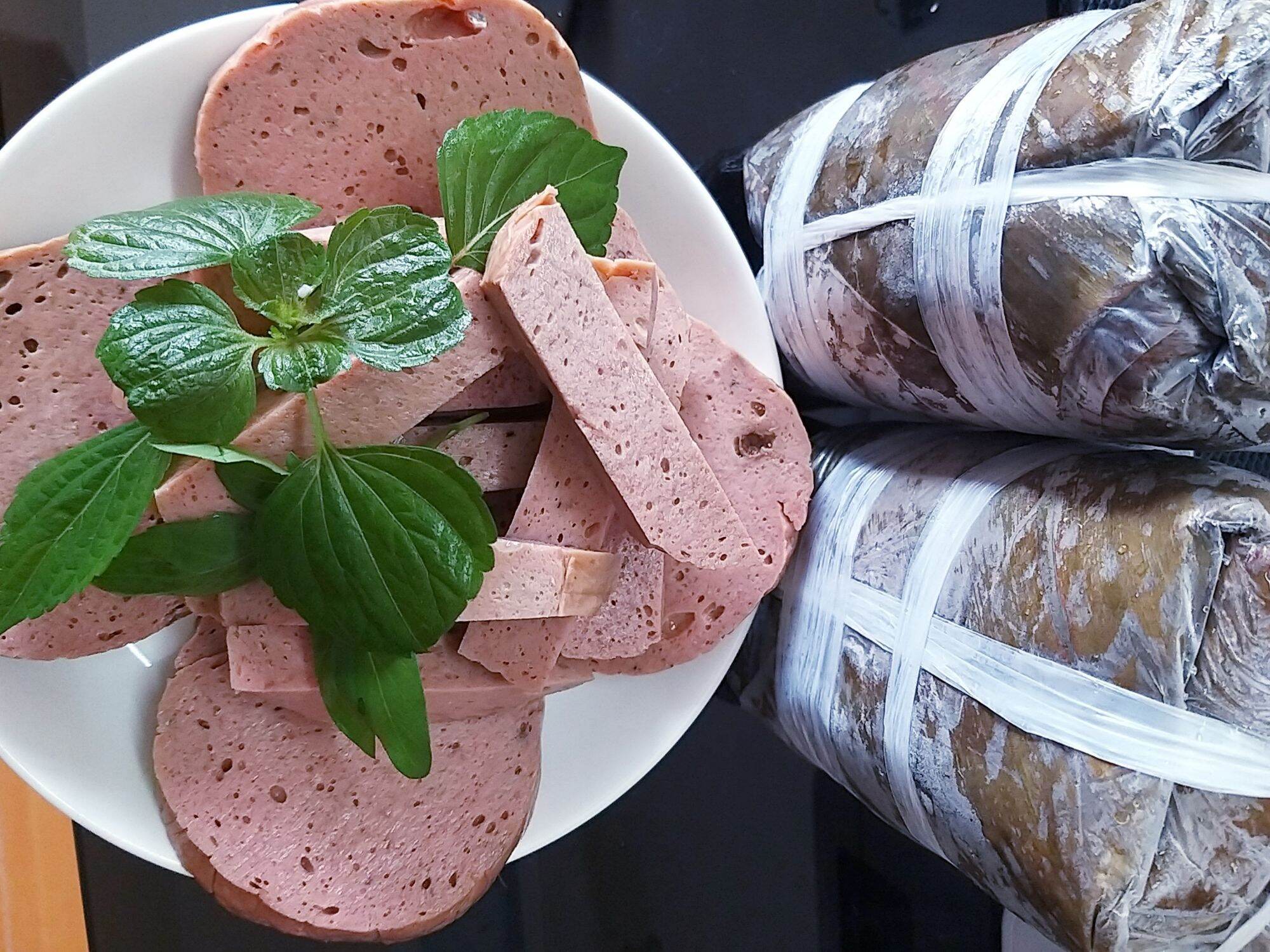 CHẢ BÒ TIÊU  nhà làm  500gr/1 đòn