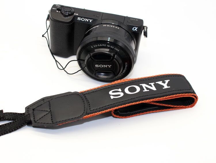 Dây đeo máy ảnh Sony