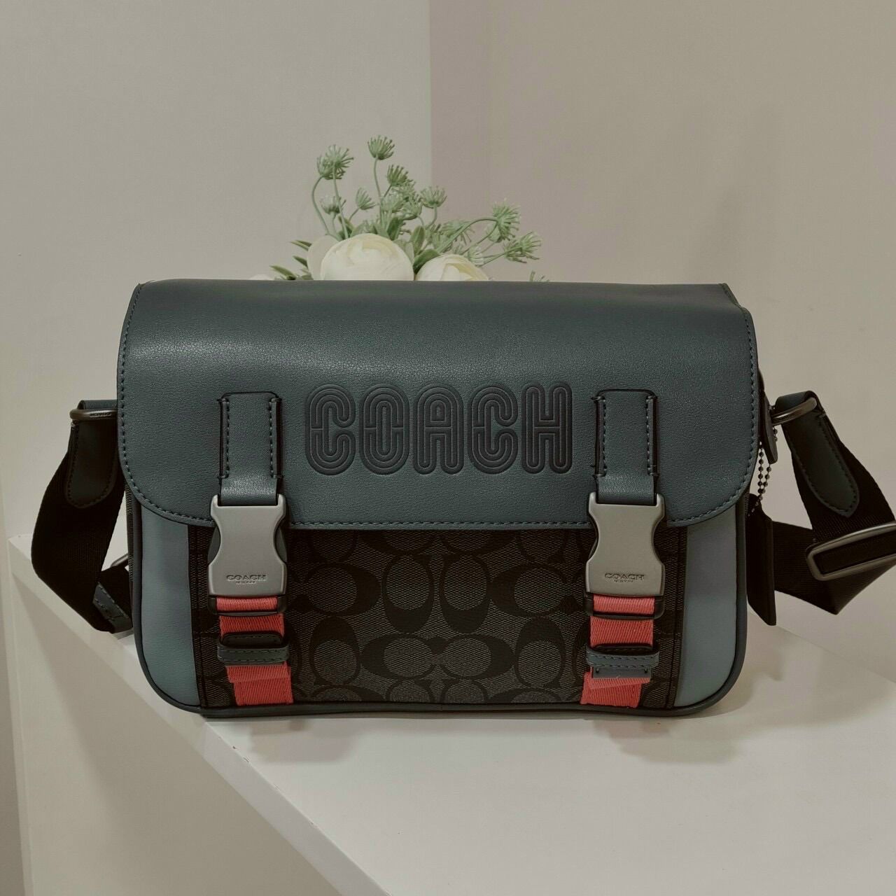 Túi đeo chéo nam Coach Track Crossbody