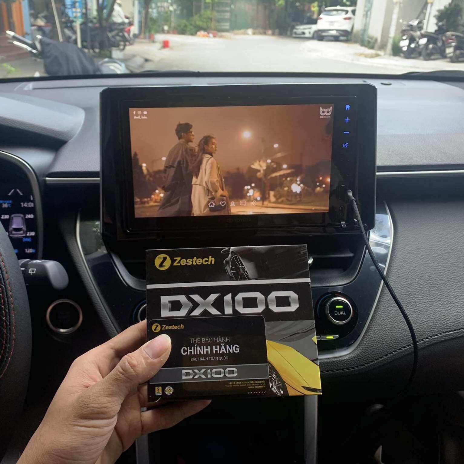 Android box ô tô Zestech DX100
