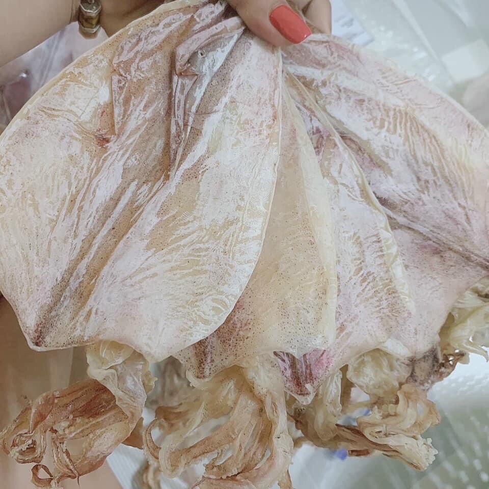 300 gram khô mực loại 20 con/kg