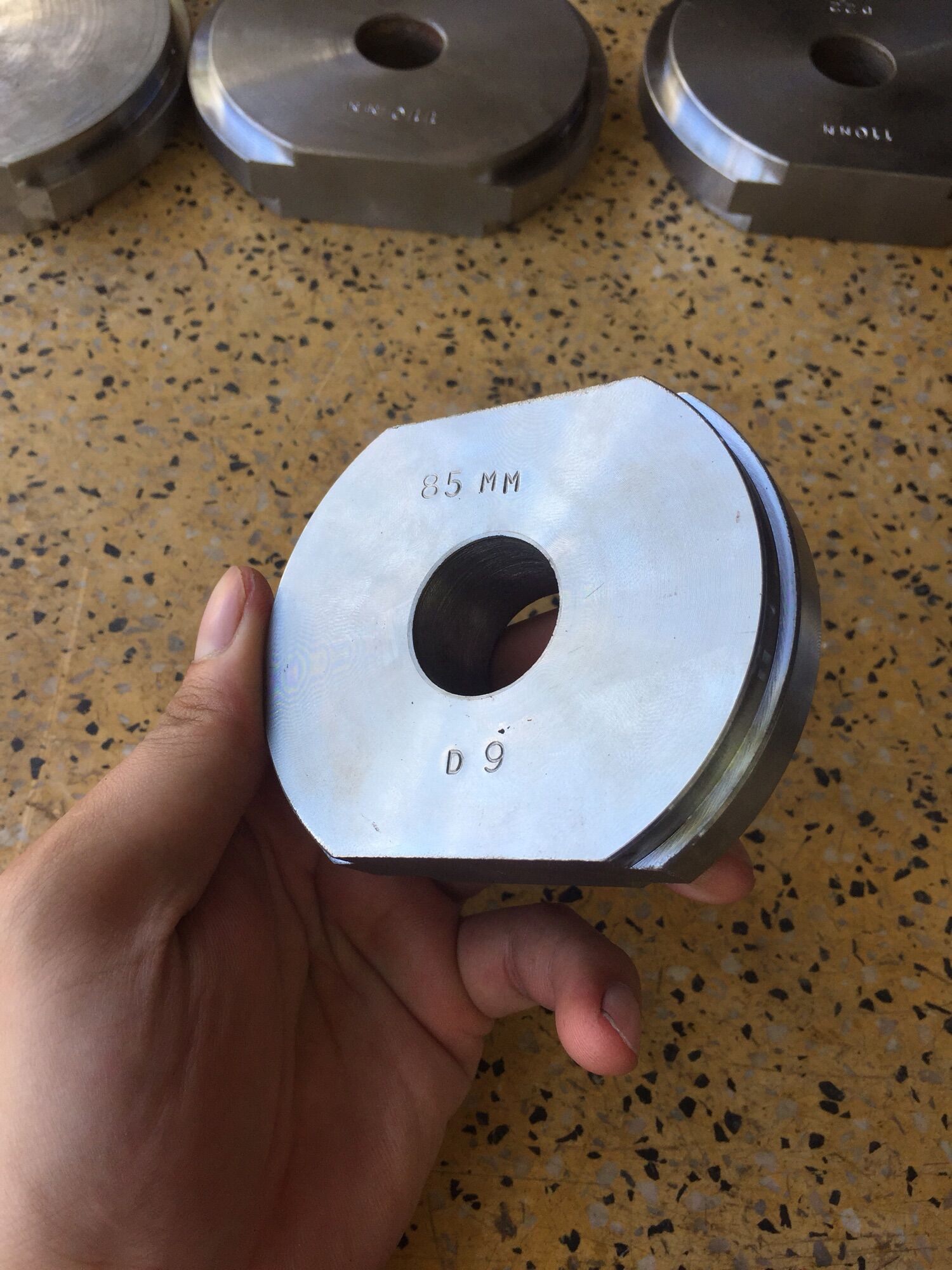 Mặt cảo xylanh D9,D10 ( 85-90mm ) cho động cơ diesel