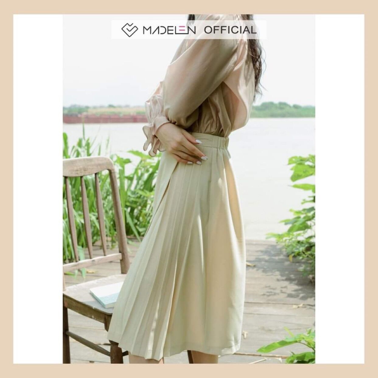 Chân váy midi xếp ly be