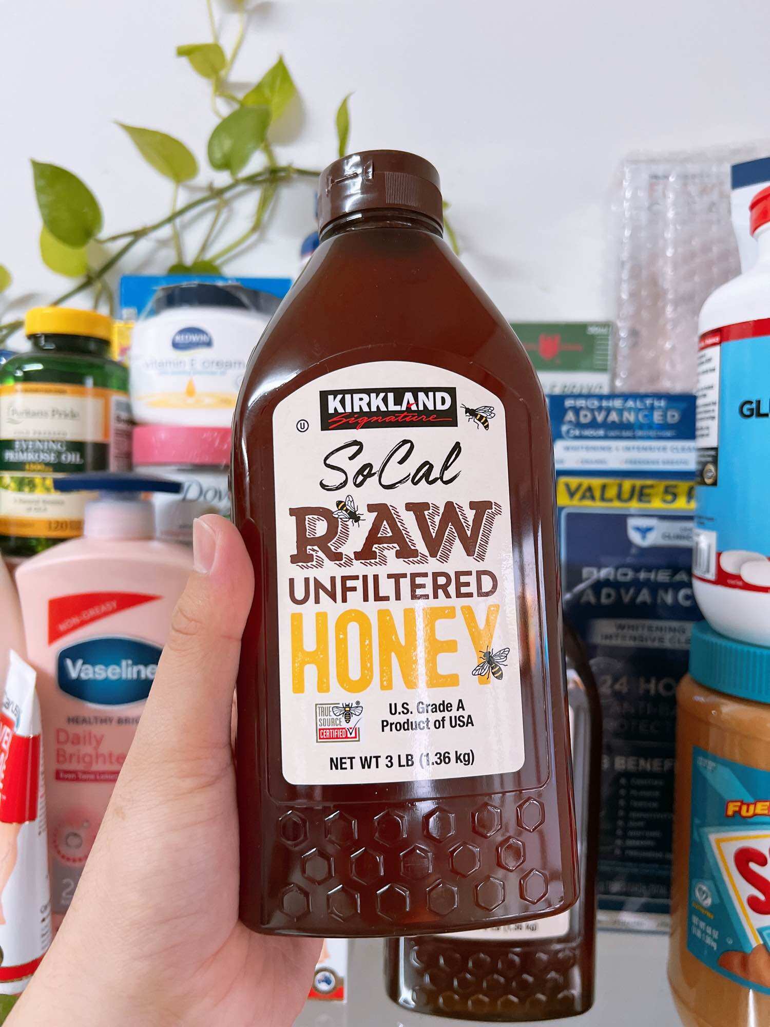 Mật ong kirkland signature so cal raw unfiltered honey 1.36 kg của mỹ - date 10/2025.