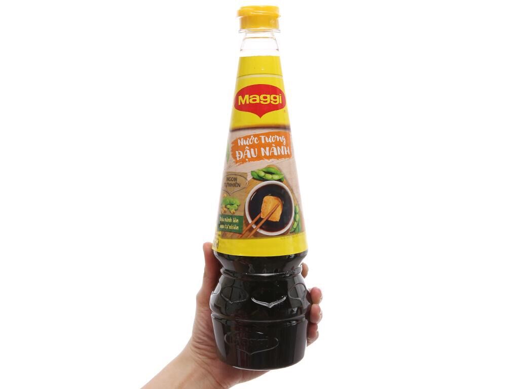Nước tương đậu nành thanh dịu Maggi chai 700ml