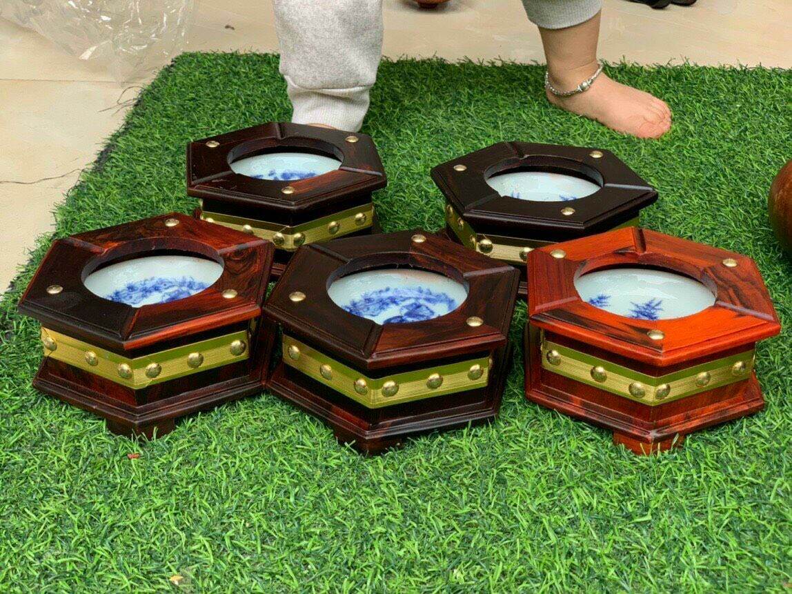 Gạt tàn gỗ trắc lót sứ