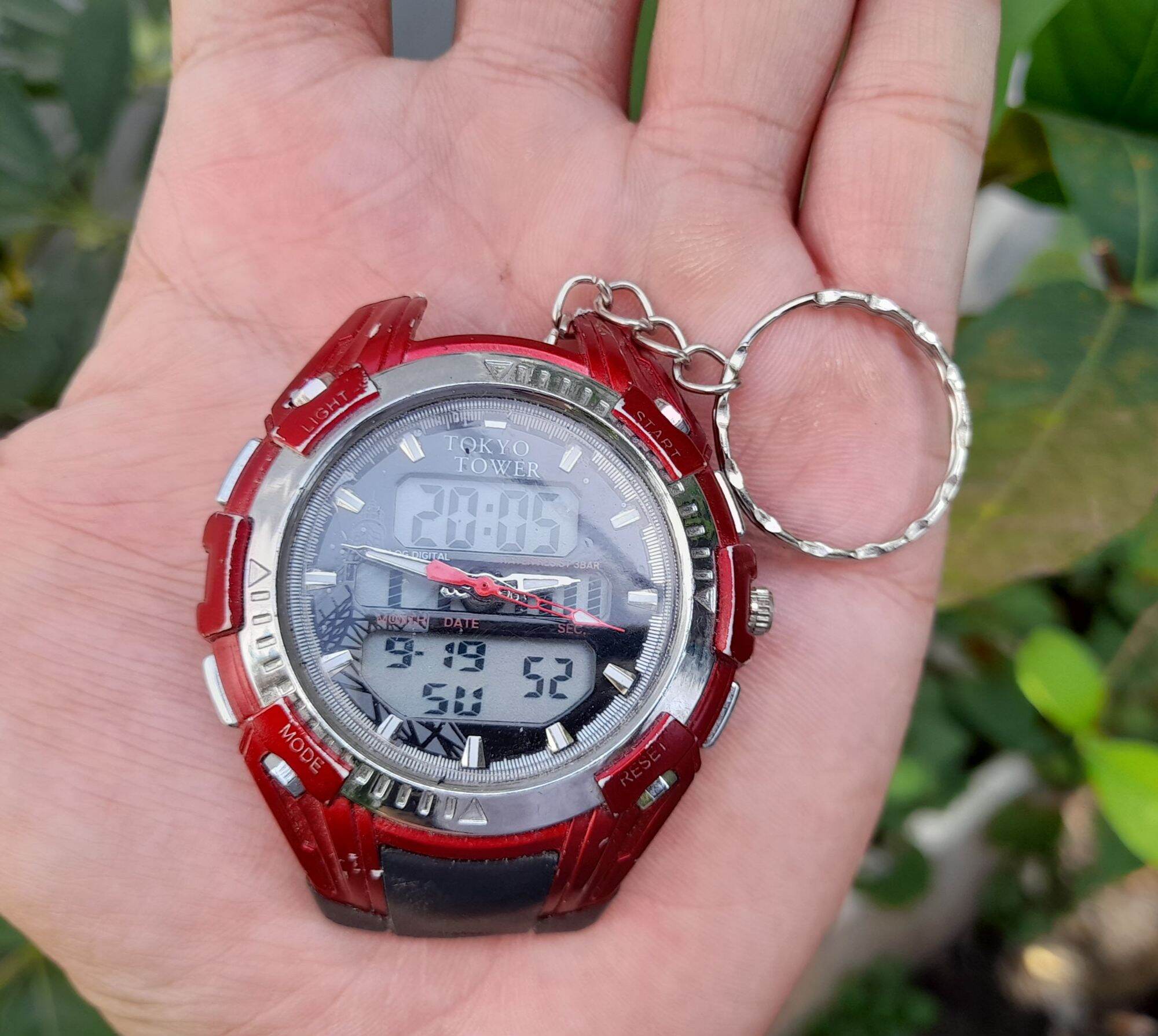 Đồng hồ móc khóa 2 máy độc lạ