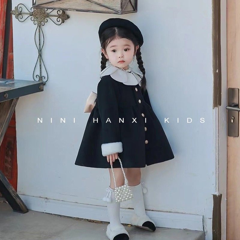 váy xoẹ thu đông màu đen cổ bèo