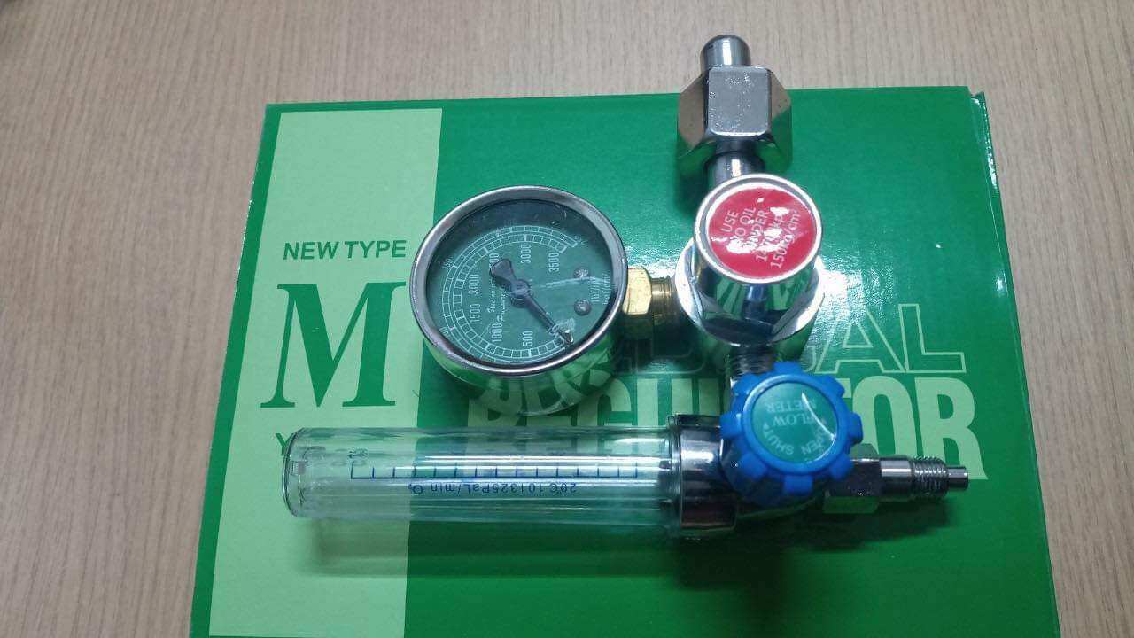 Đồng hồ oxy y tế đo áp suất bình khí Regulator YR-88 (có bình làm ẩm)