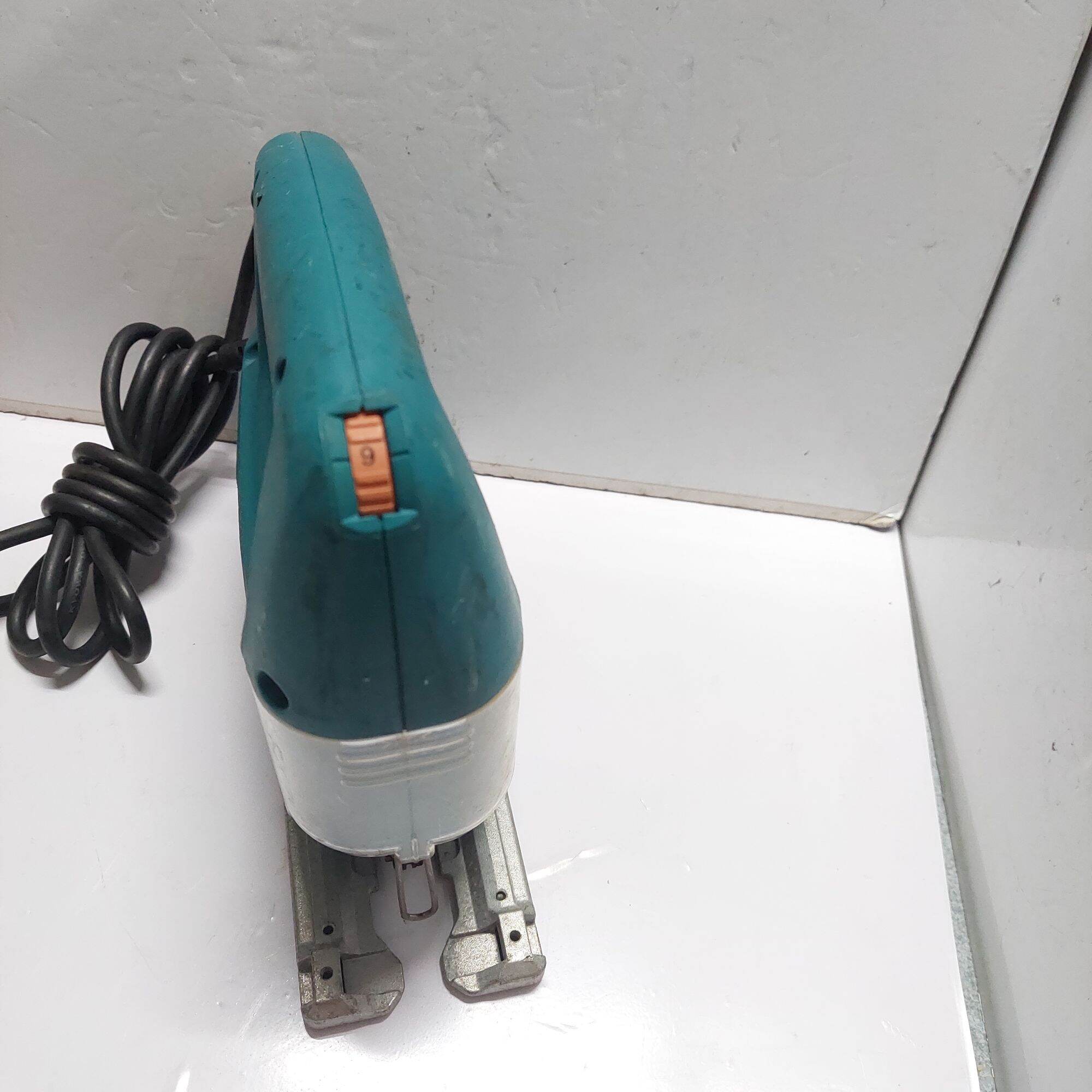 MÁY CƯA LỌNG MAKITA NHẬT ĐỀU TỐC 6 SỐ 400W ĐIỆN 100V