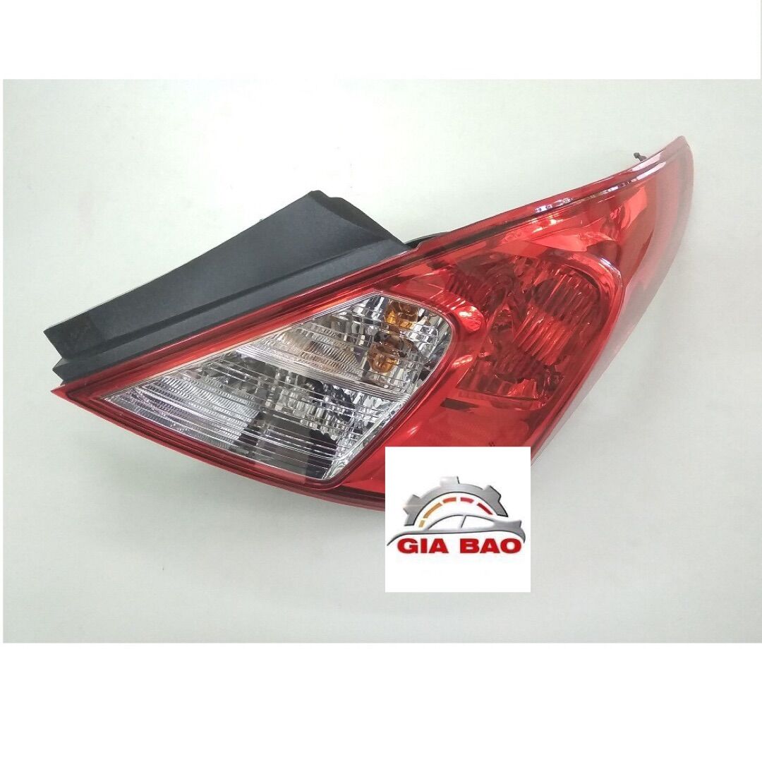 ĐÈN HẬU NISSAN SUNNY