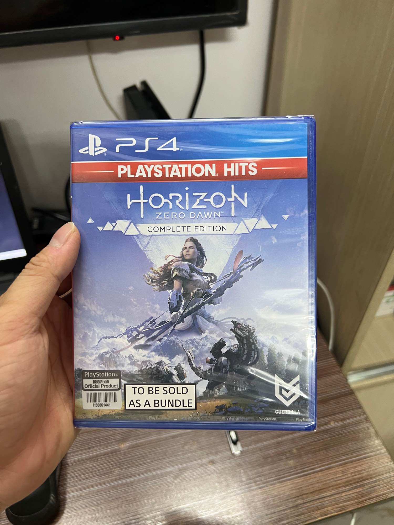 Đĩa chơi game PS4: Horizon Zero Dawn Complete Edtition