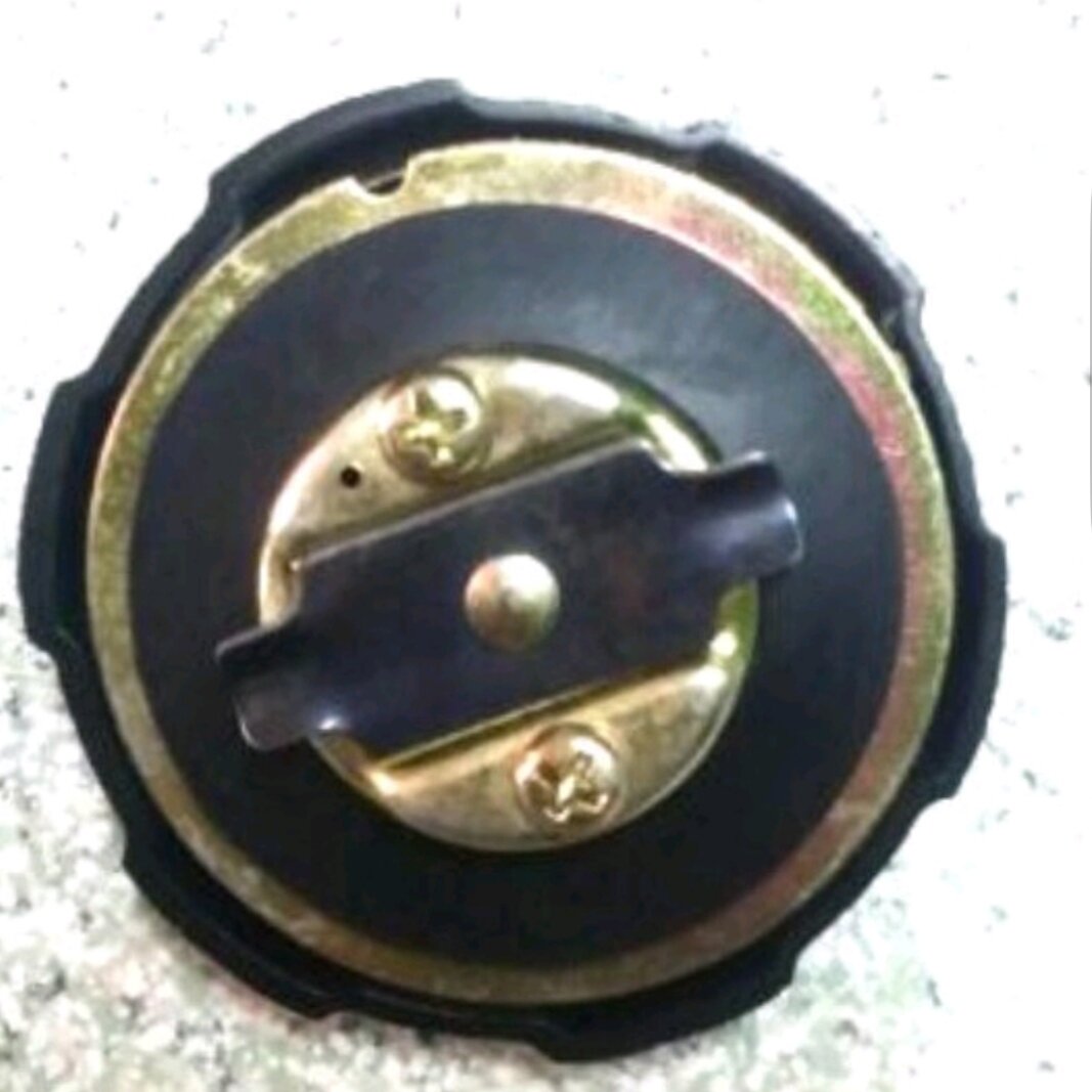 Nắp bình xăng Atila đầu....