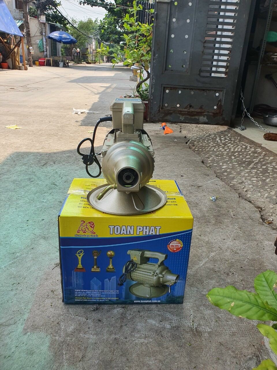 Moteur đầm dùi 1.5Kw Toàn Phát ( hàng cty 100%- chưa có dây dùi)