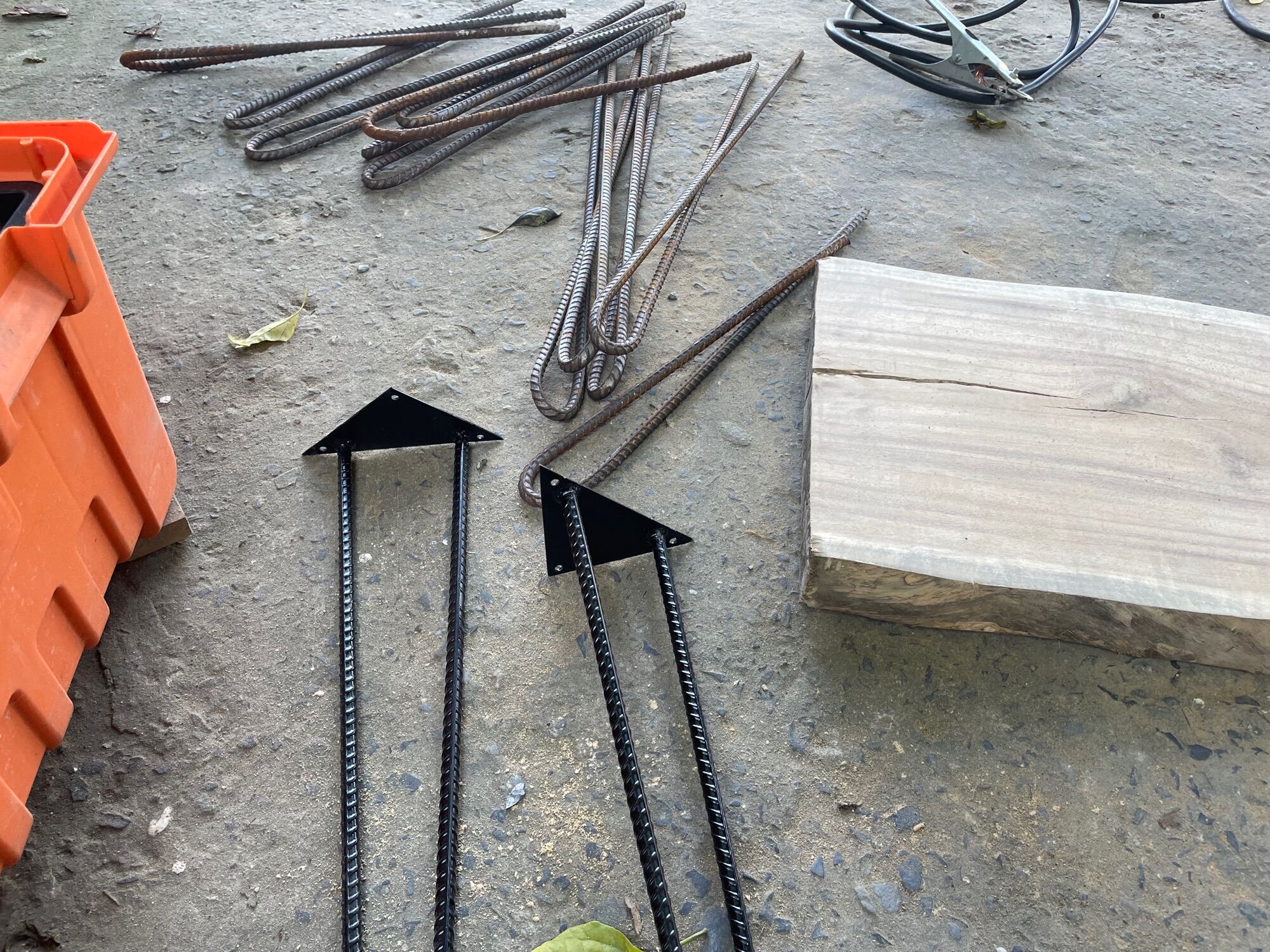 Chân bàn hairpin sắt răng cao 30cm kèm vít