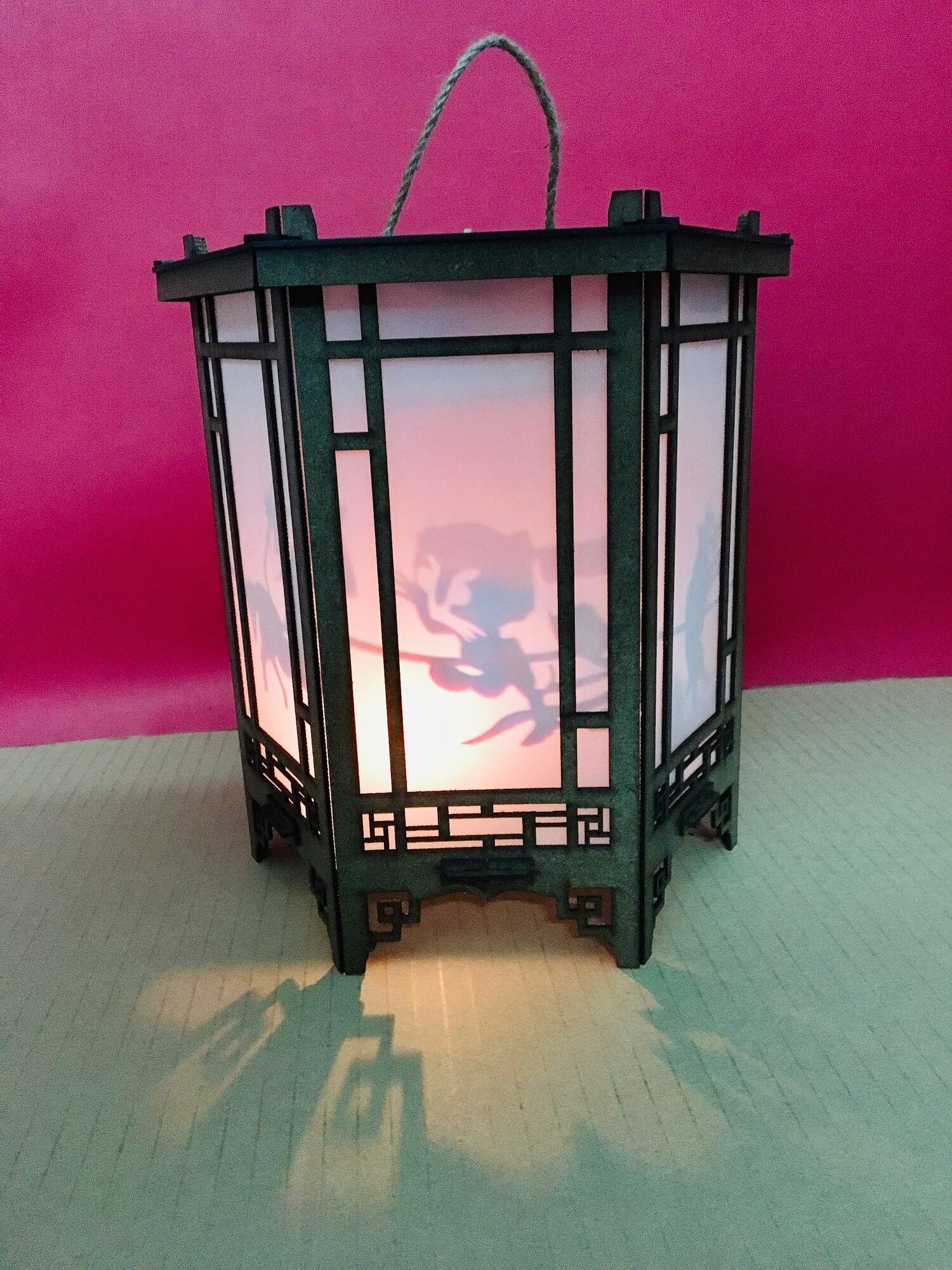 Đèn kéo quân gỗ cao 24cm( Quay đều khi đốt nến)