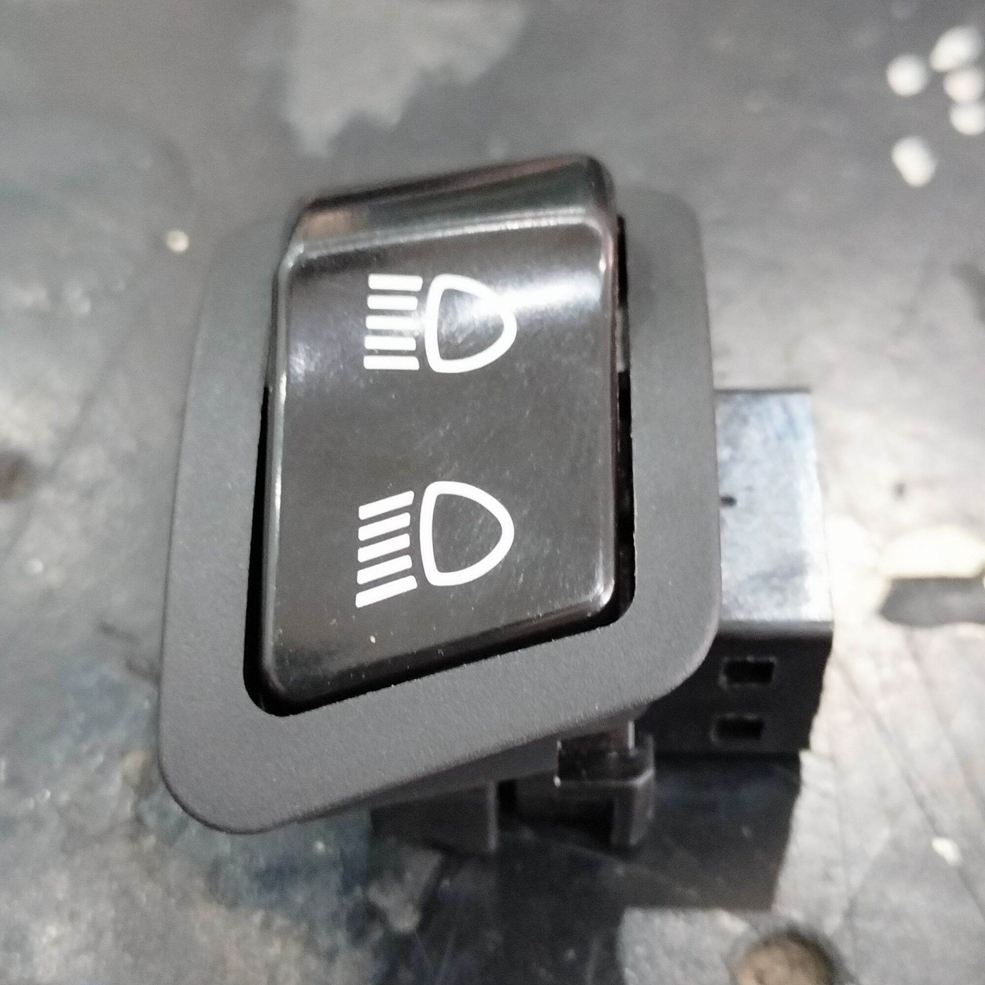 Công tắc đèn pha cốt xe máy Honda rsx ab vision blade wave future sh mode