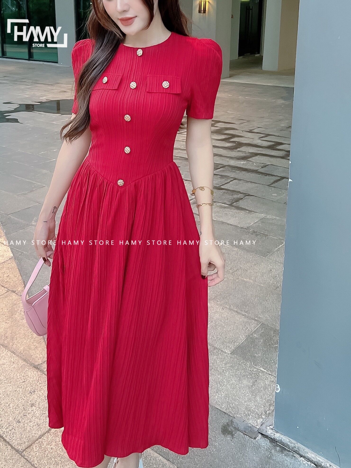 Đầm ngắn 2 túi gắn nút
