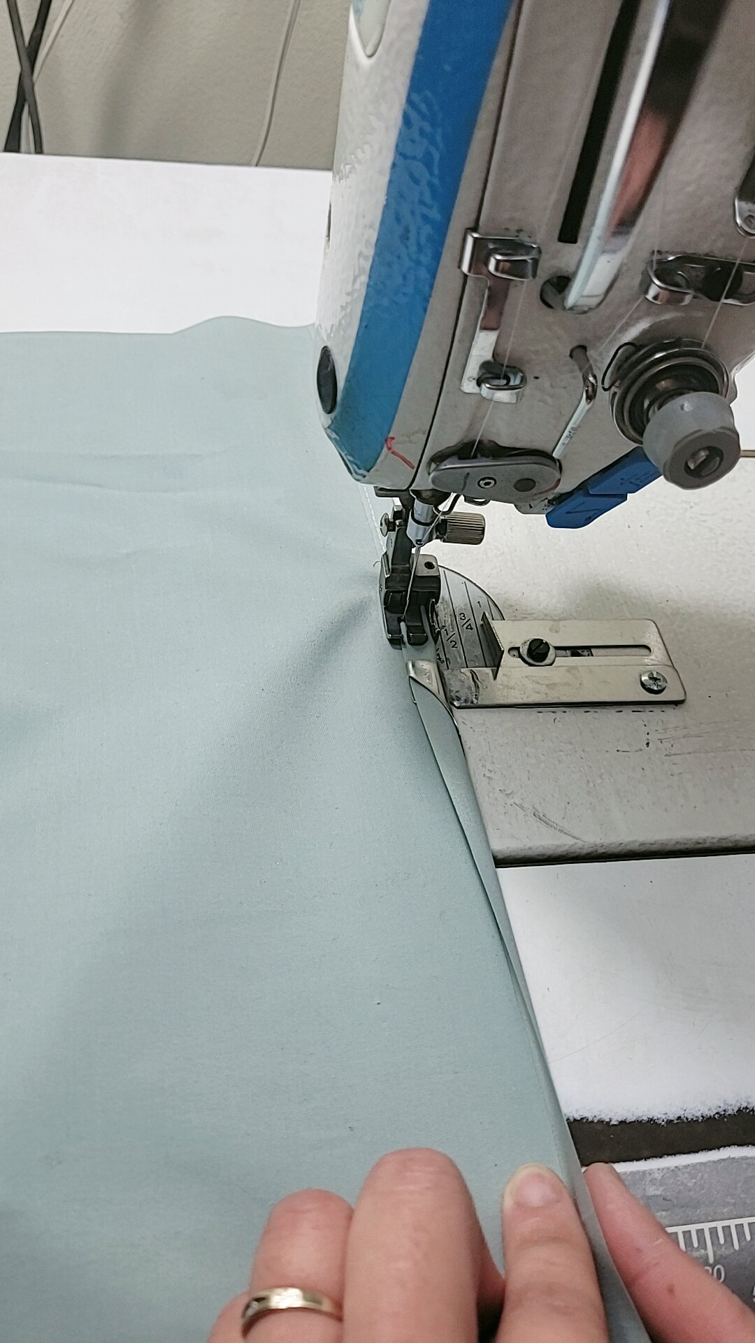 gá cuốn sườn bằng máy một kim