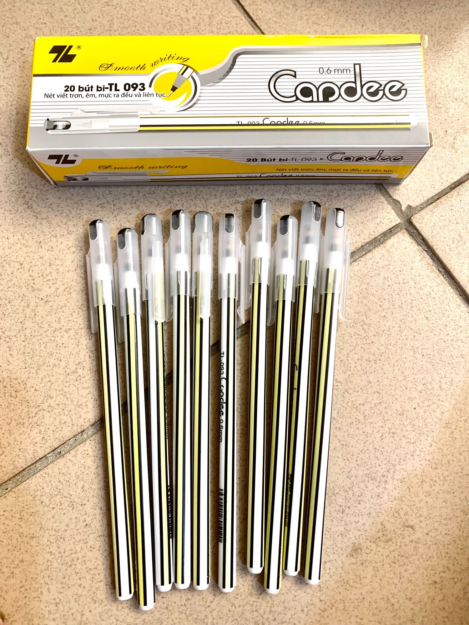 Hộp 20 bút bi nến