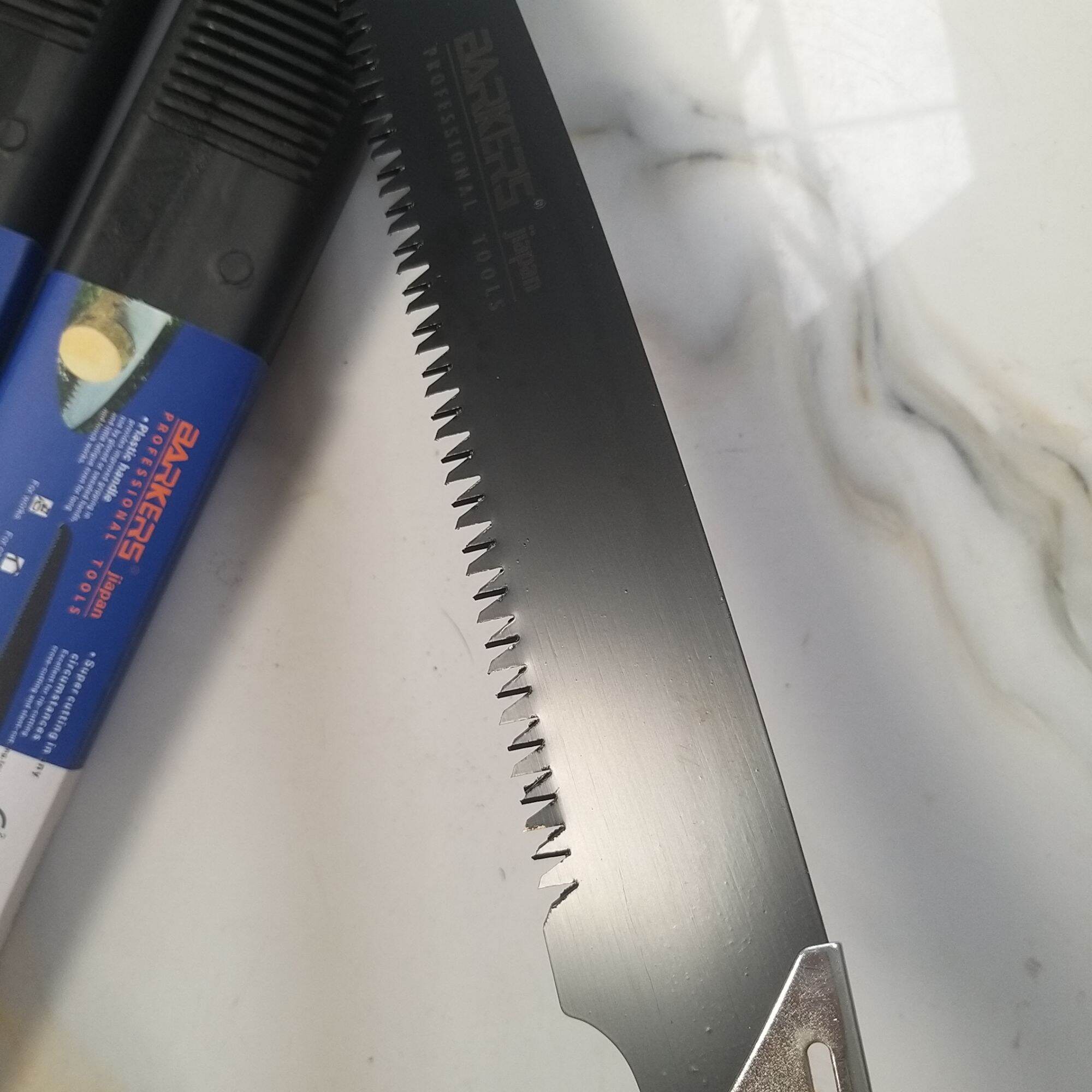 Cưa gỗ cầm tay lưỡi thép đen 350mm