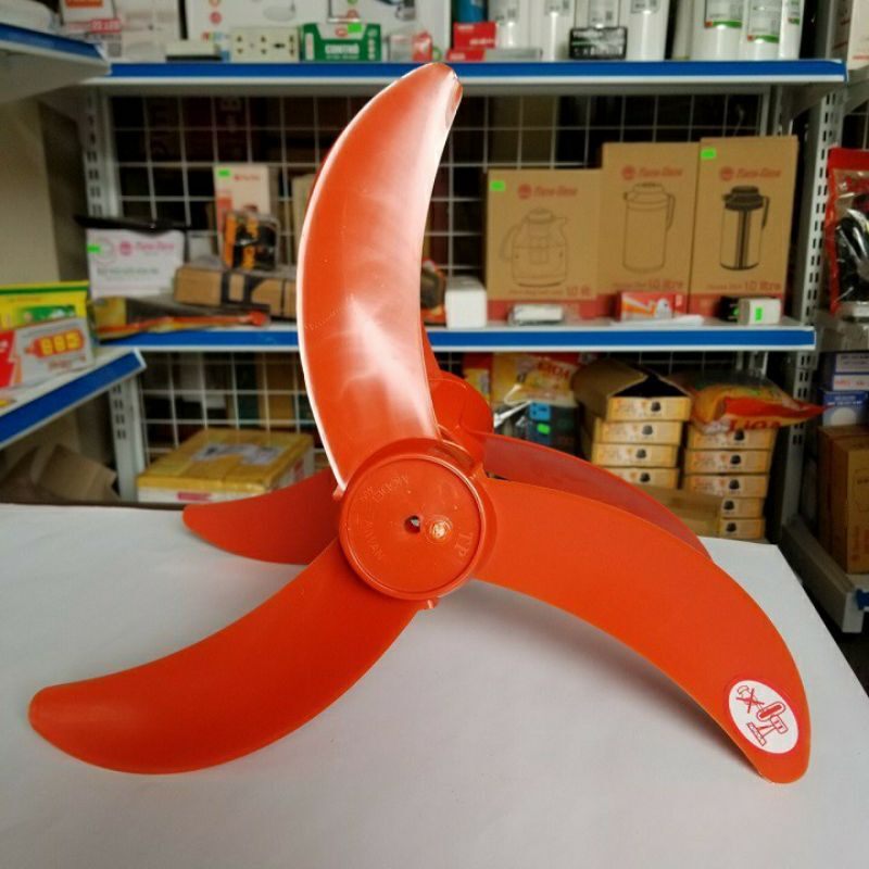 Cánh quạt nhựa b4
