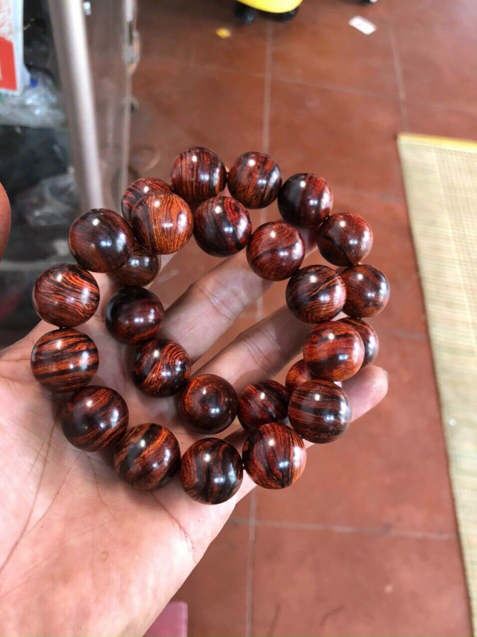 Vòng sưa đỏ sưa quảng bình.