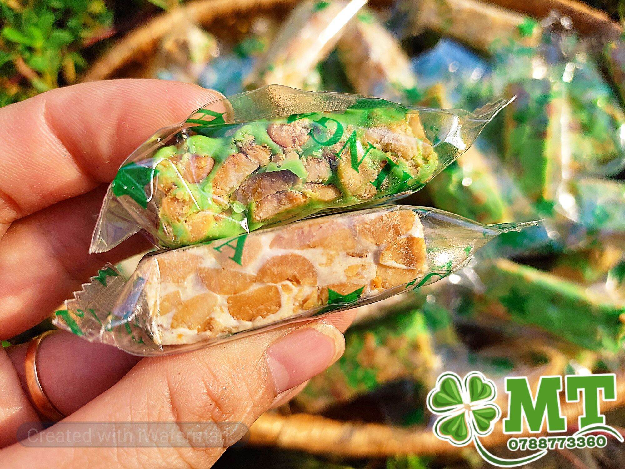 Kẹo đậu phộng nước cốt dừa  mix 2 vị 1kg (Đặc sản Bến Tre)