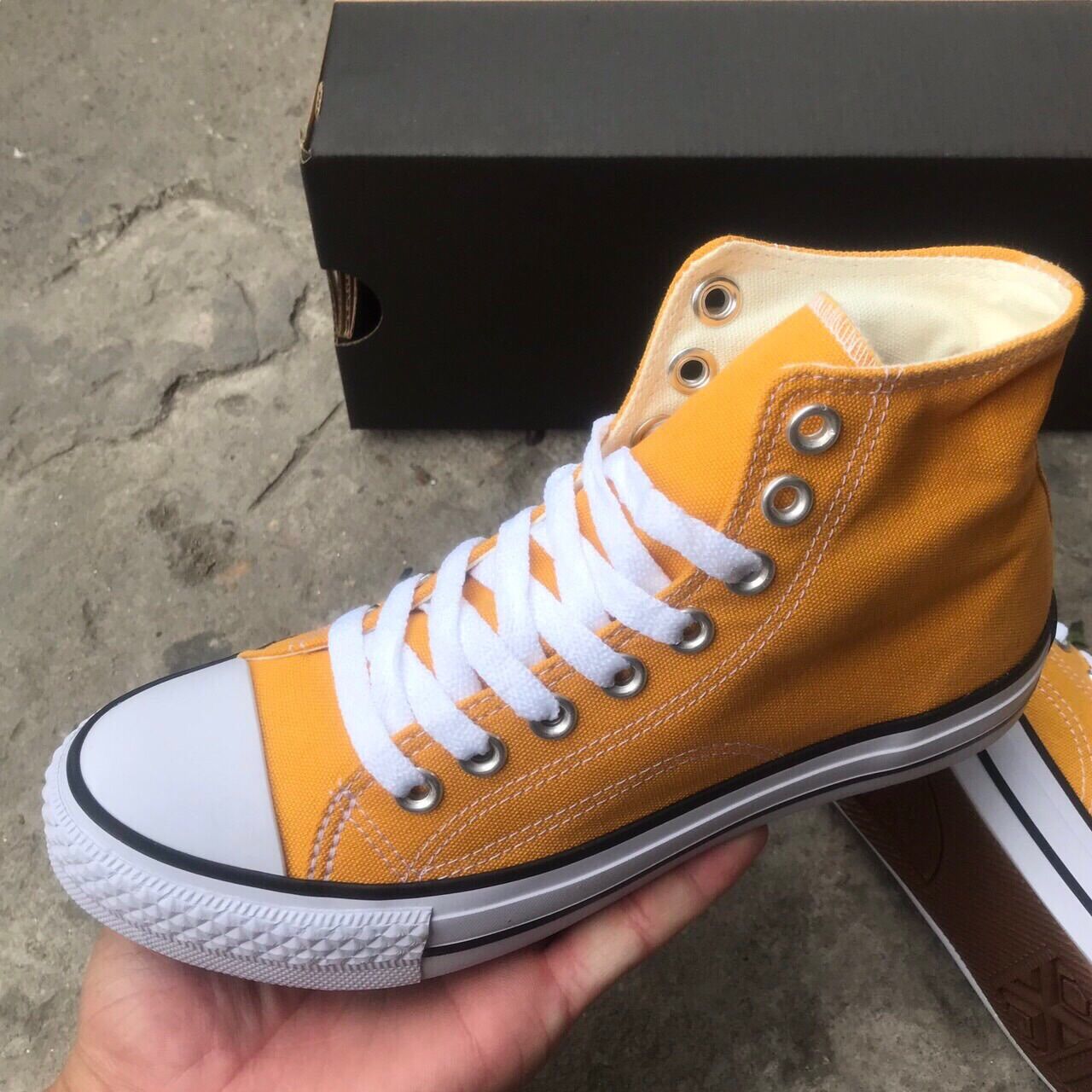 GIÀY CONVERSE VÀNG CAO CỔ