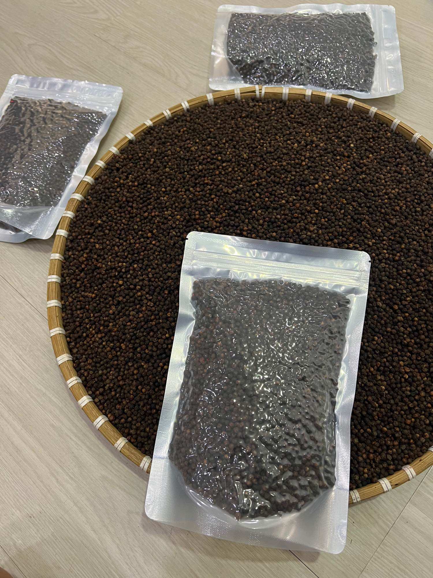 TIÊU ĐEN Nhà làm,Tiêu sạch 200g, Tiêu Đak Lak.