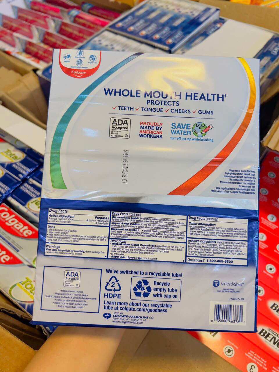 Kem đánh răng Colgate Total Whitening 181g- hàng Mỹ
