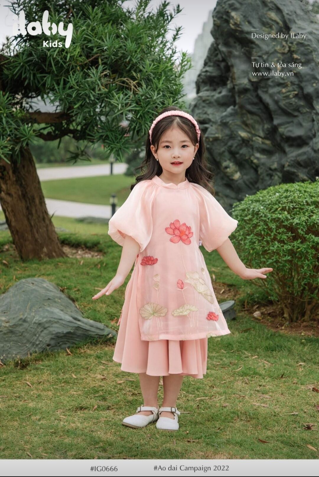 Áo dài cách tân hoa sen bé gái