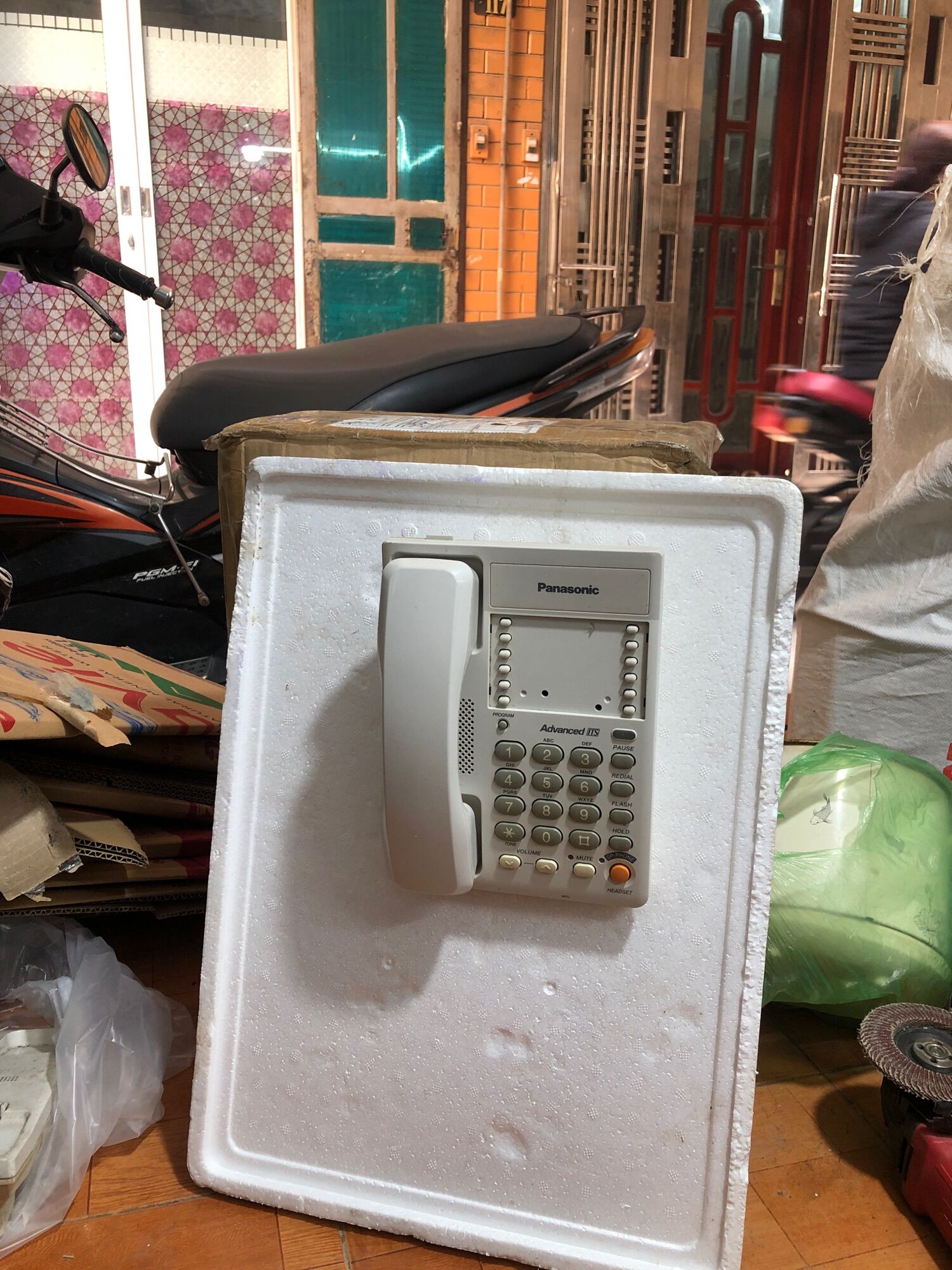Điện thoại bàn panasonic kx-t2373