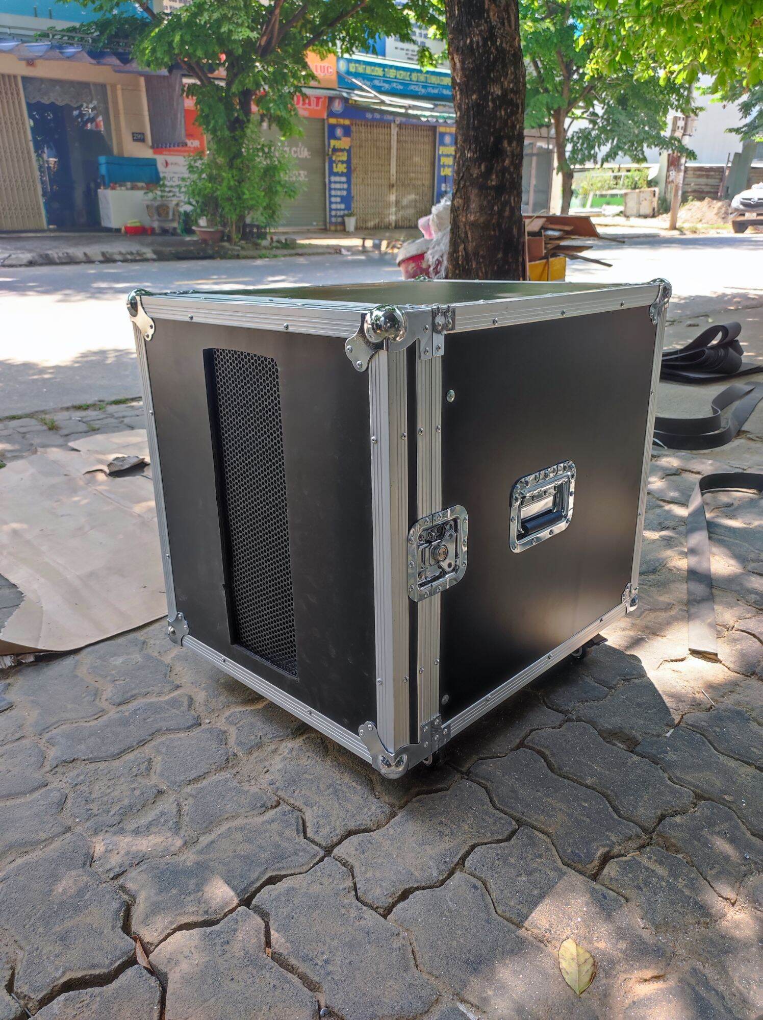 TỦ 12U LƯỚI - KARA GIA ĐÌNH