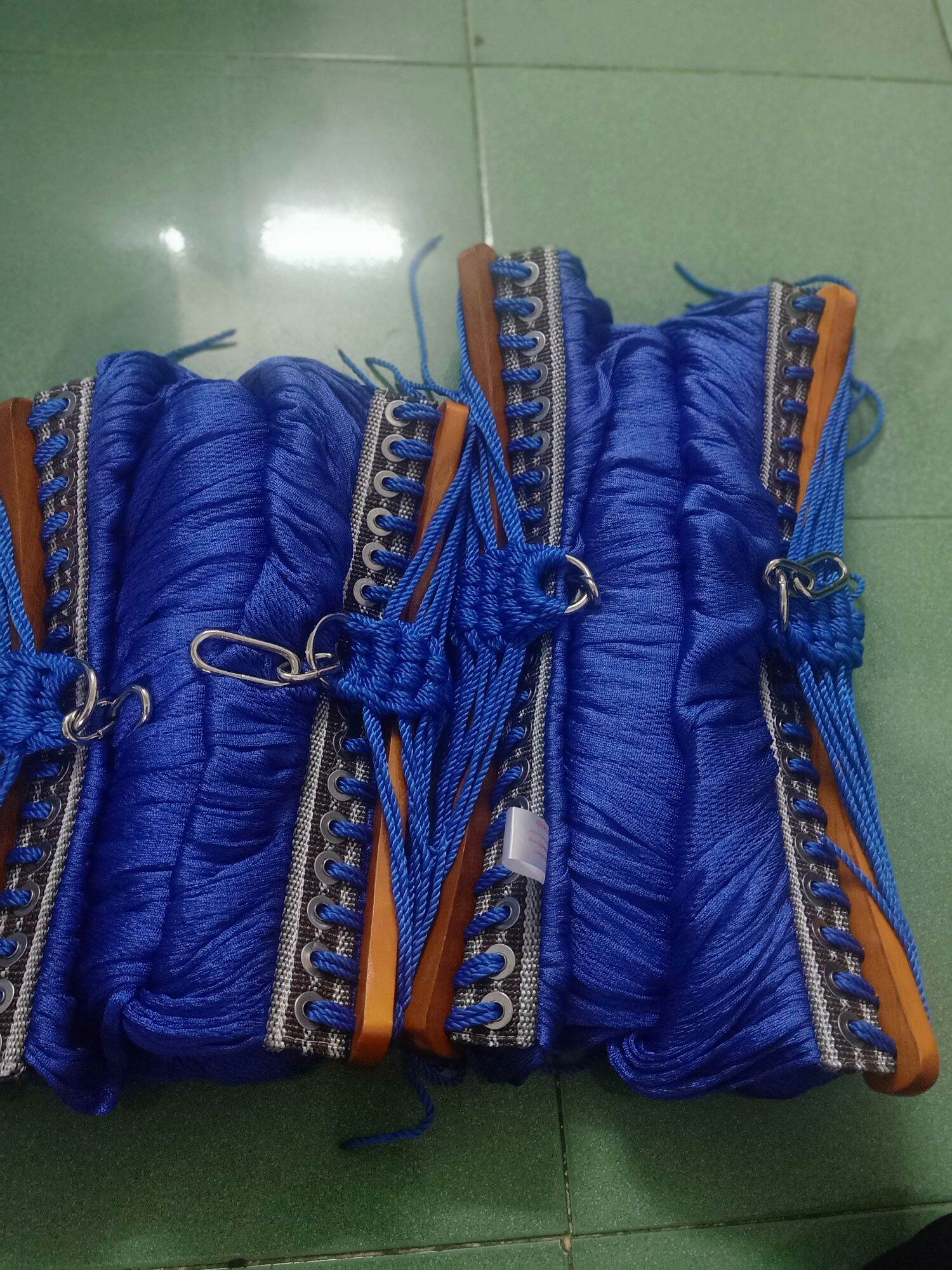 võng lưới  2lop cán gỗ cao cấp