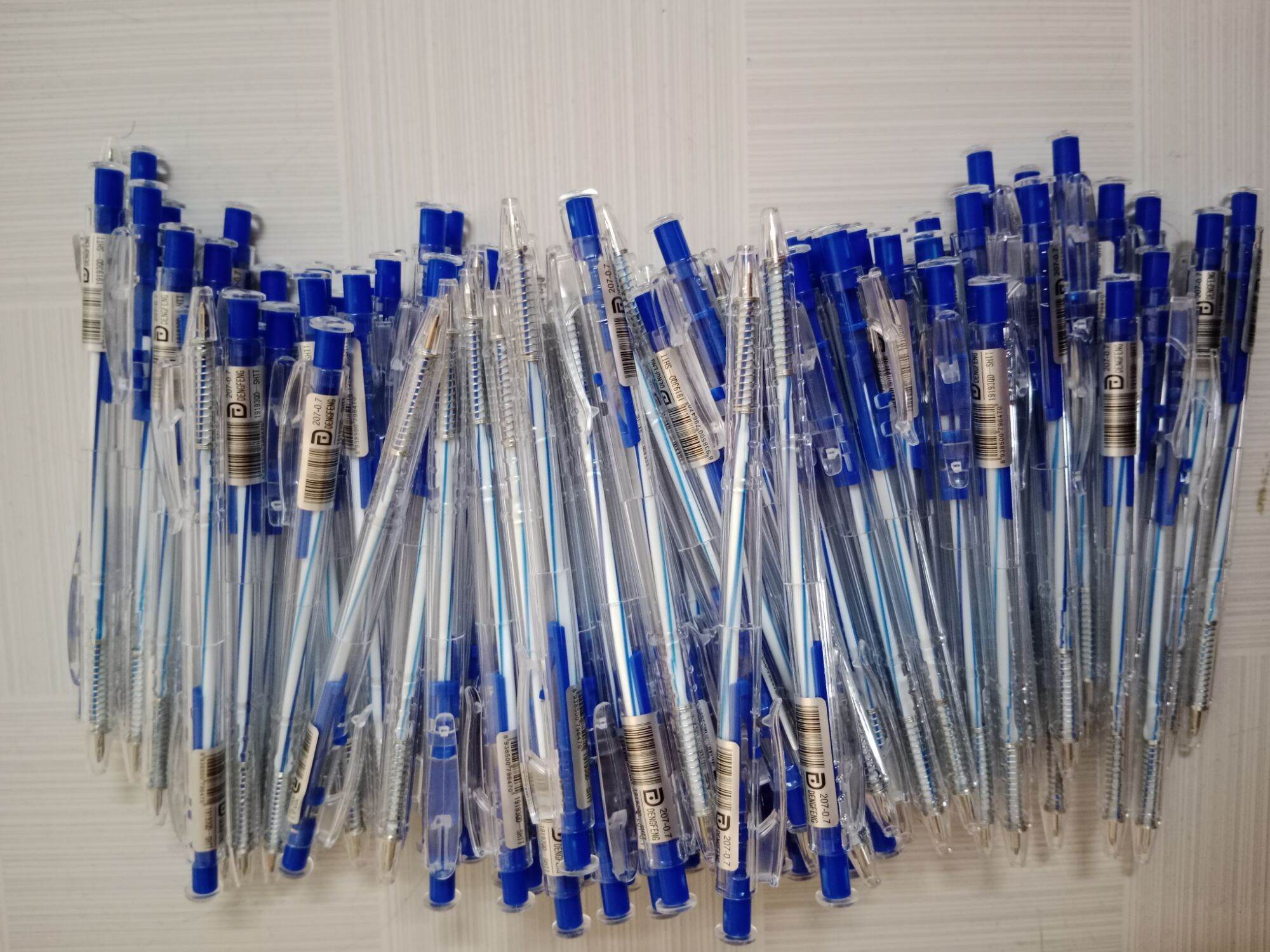 Sale 50 cây viết mực xanh