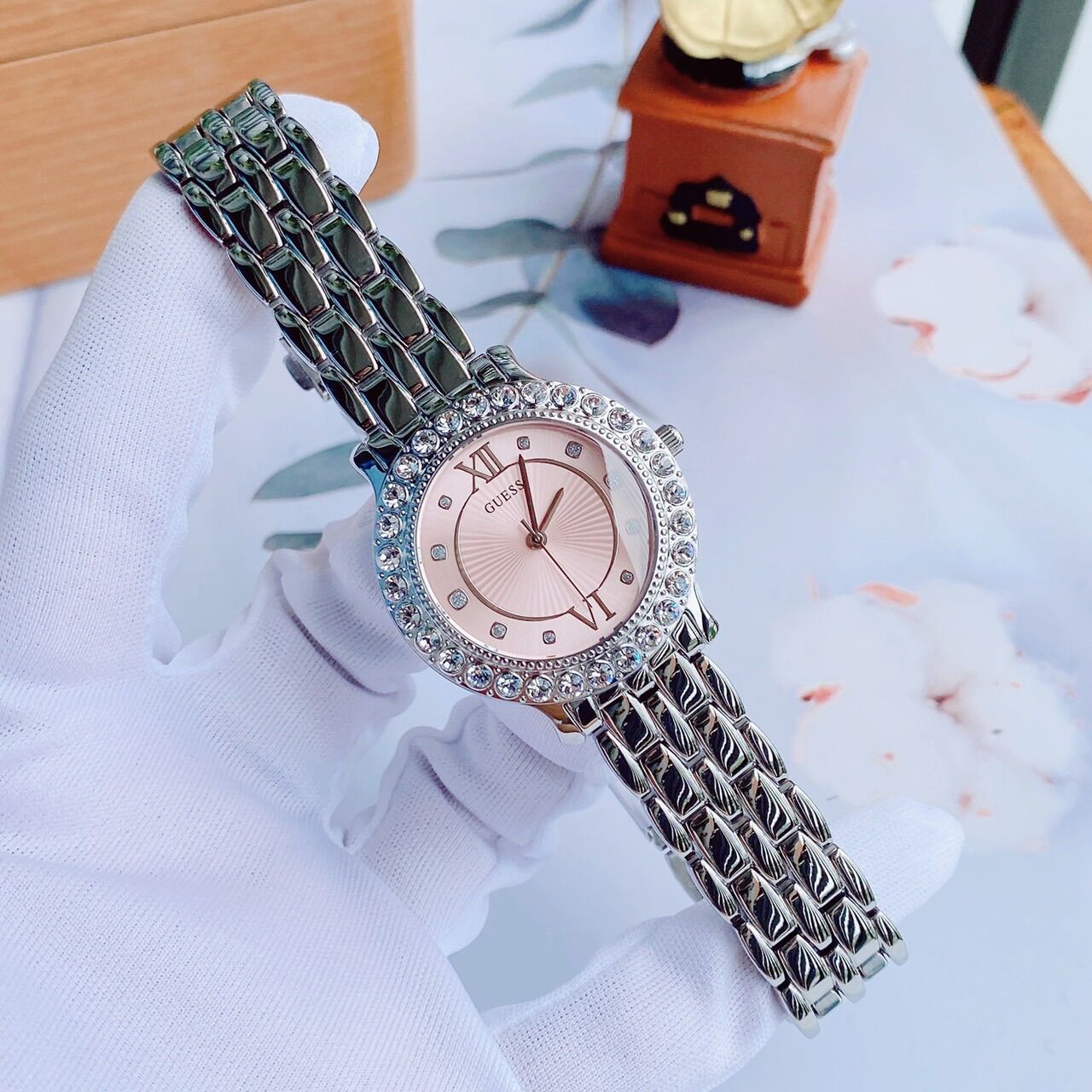 Đồng hồ nữ Guess, size 34mm