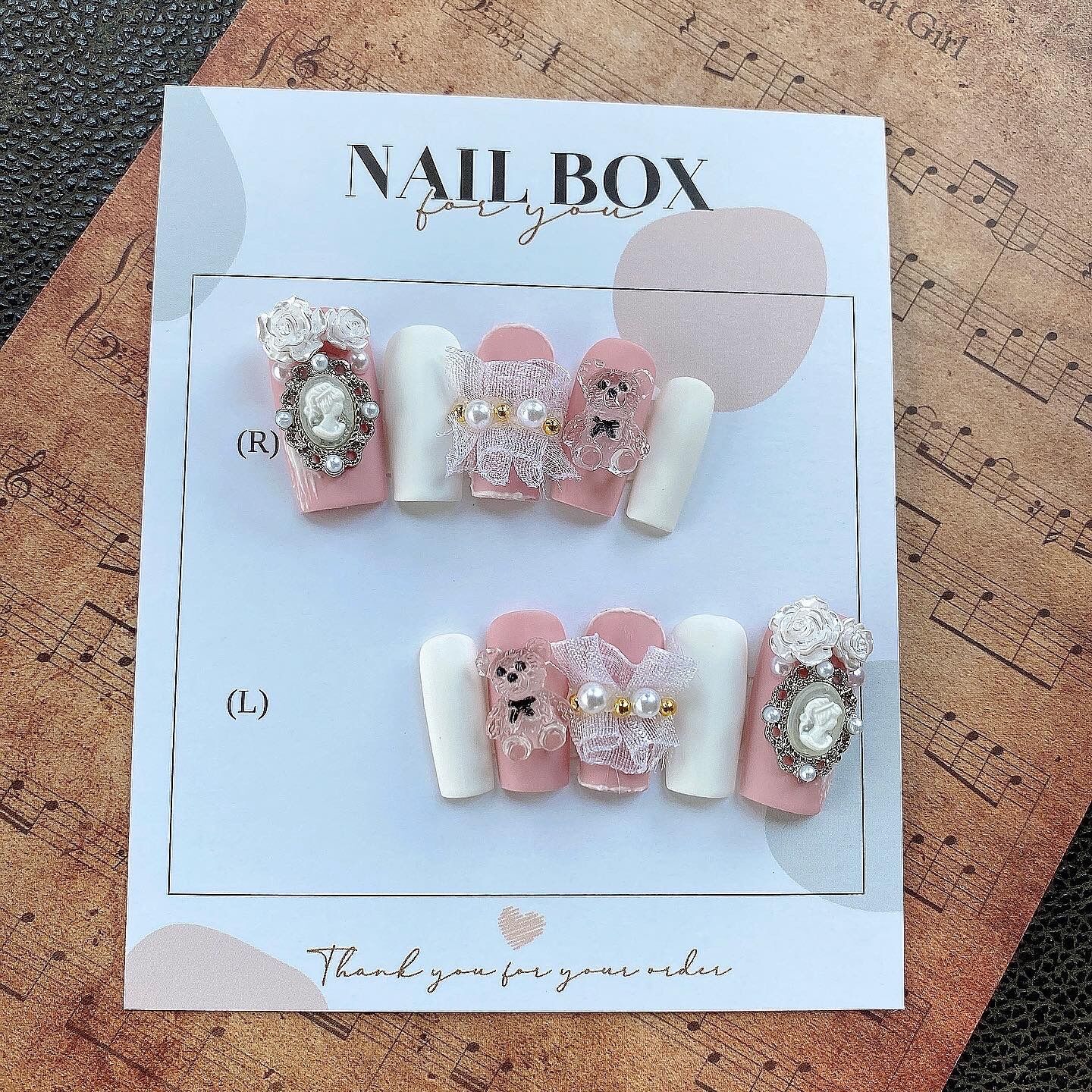 Nailbox thiết kế mẫu hồng charm