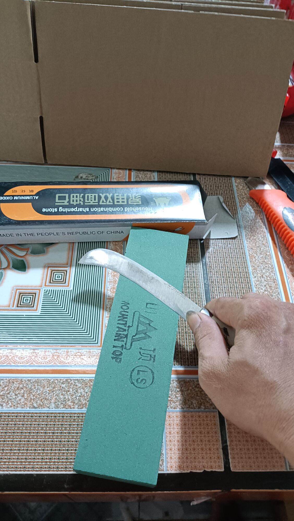 Đá mài dao inox, thép, sắt đá mài trung quốc