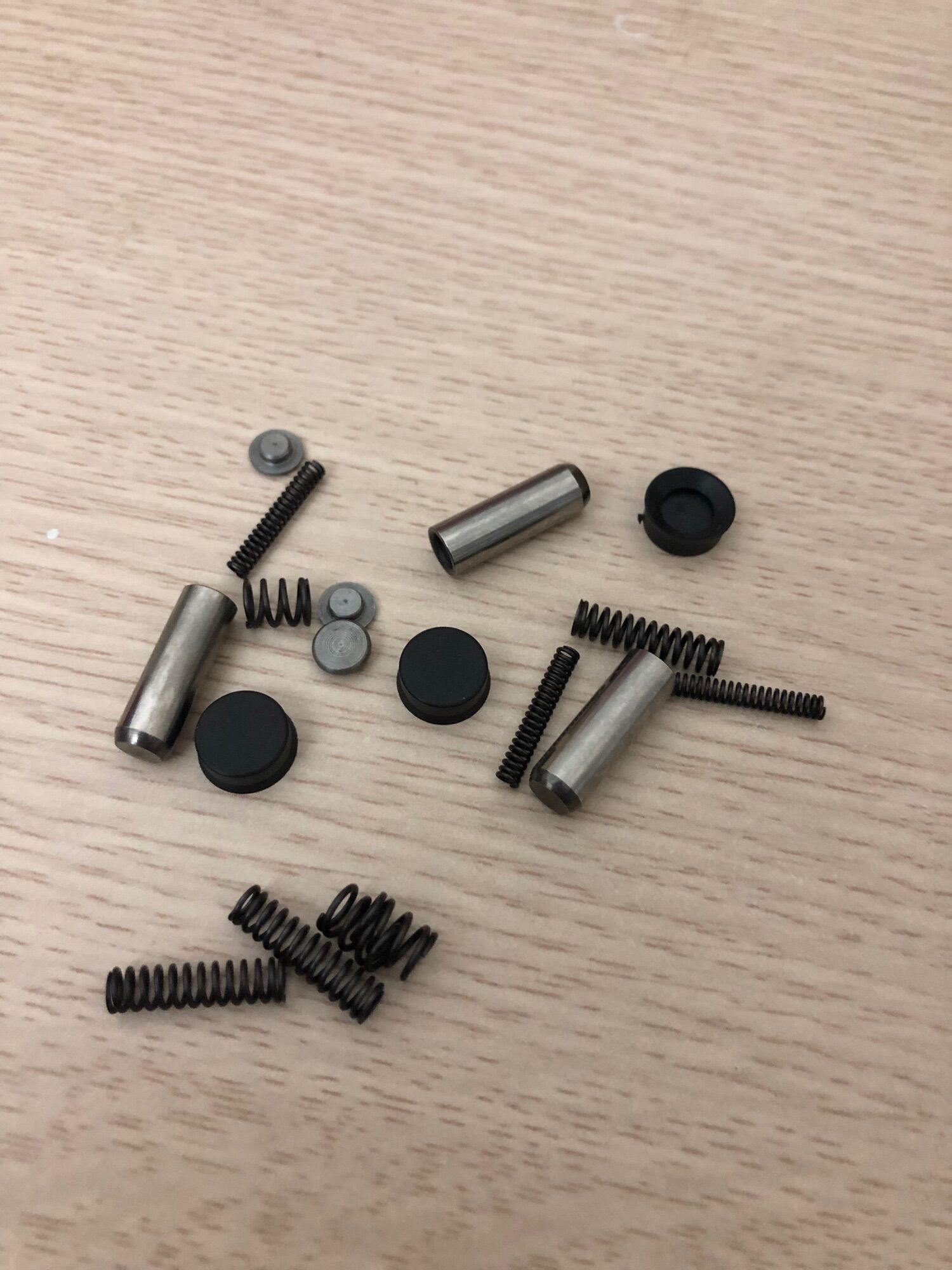 Bộ phớt cao su 11mm thuỷ lực lò xo, trục ti sắt 7mm, vòng bi đũa trục 12-24 lắp cho máy cắt sắt phi 25 hàn quốc