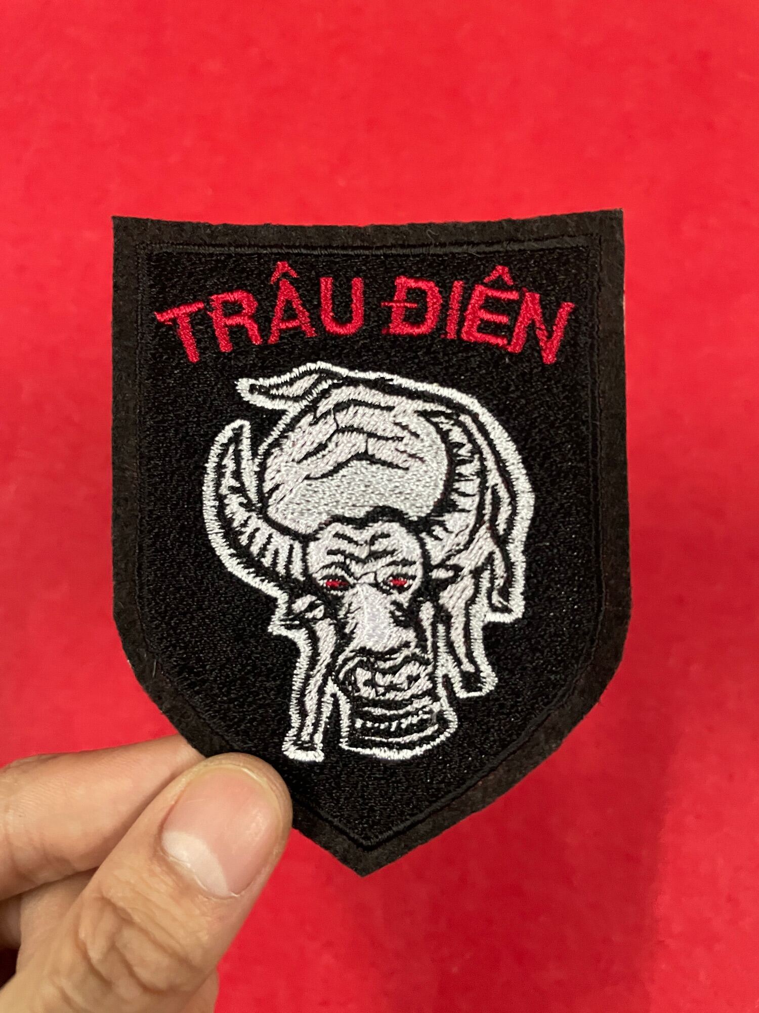 Sticker Patch thêu dán ủi phong cách Quân sự, miếng dán ủi Trâu Điên dành cho quần áo quân đội, miến