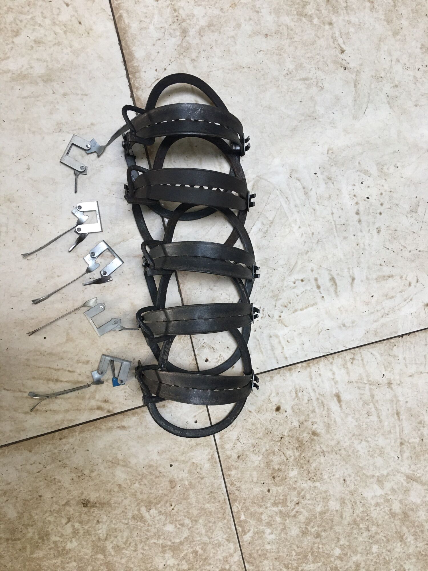 5 BẪY CẠM KIỀNG 14 cm A 150