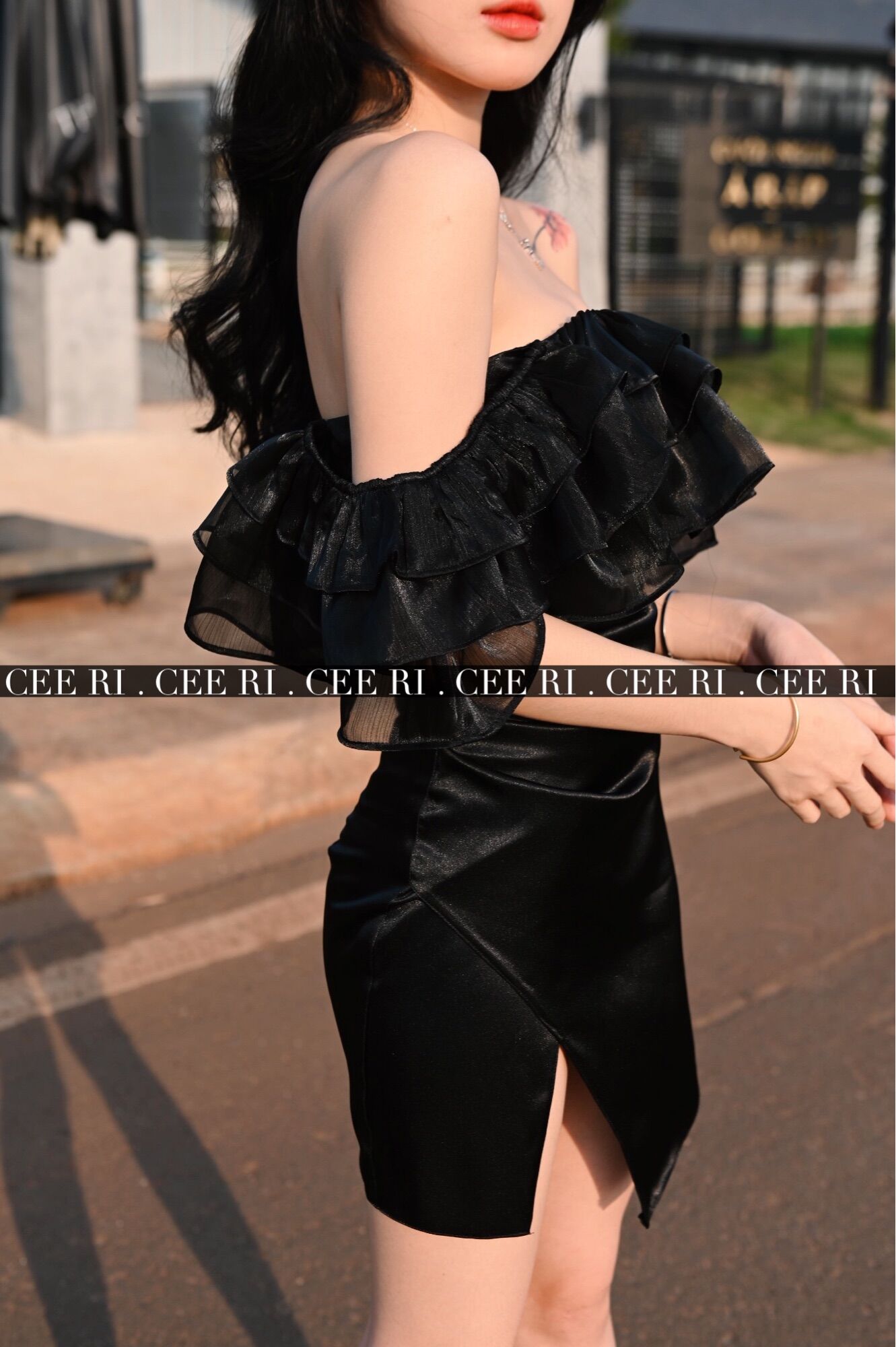 ( ẢNH THẬT - CHÍNH CHỦ CEERI ) Váy trễ vai lụa cao cấp màu trắng / đen