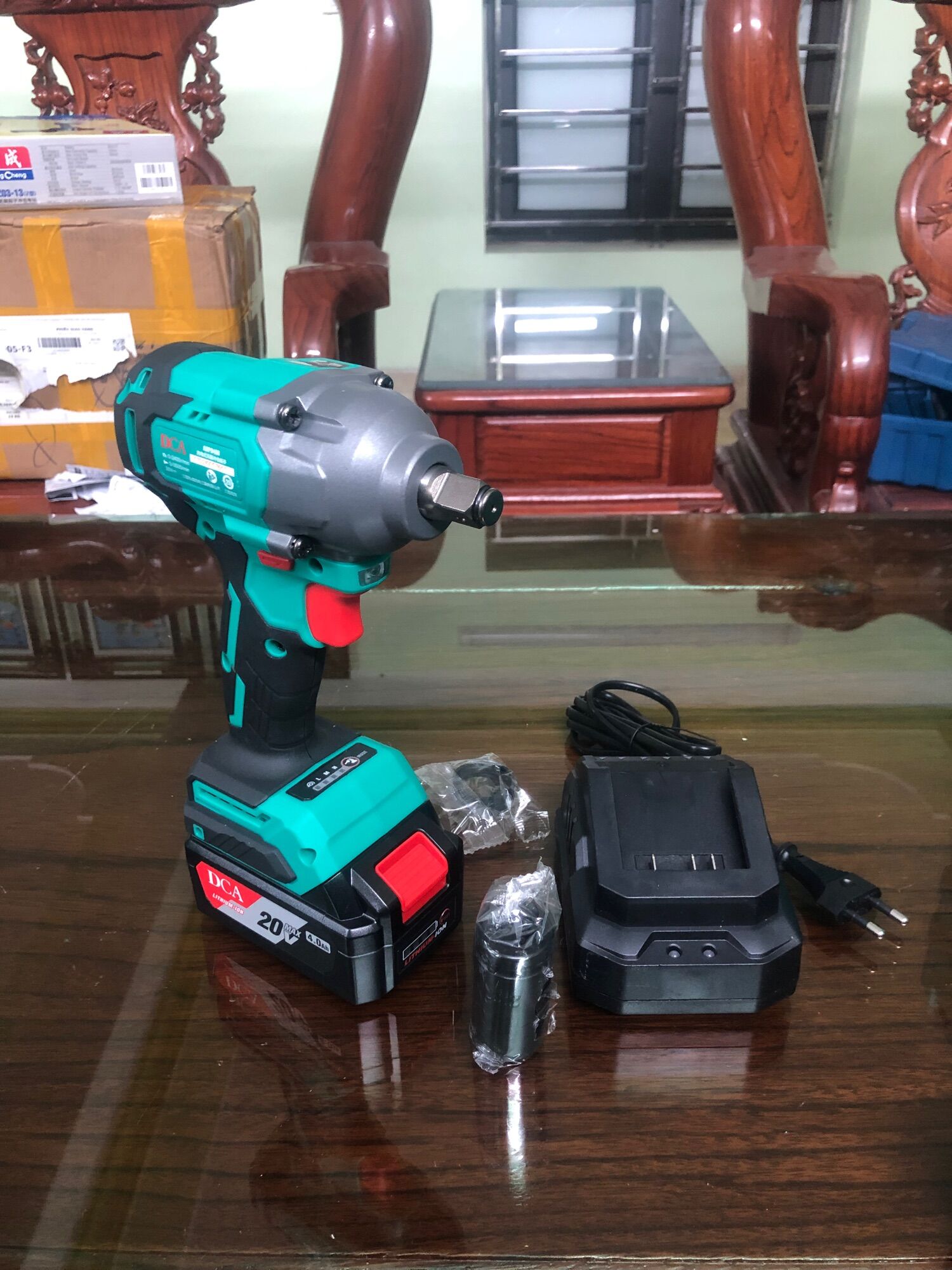 Máy bắn bulong DCA 20v adpb488 chính hãng