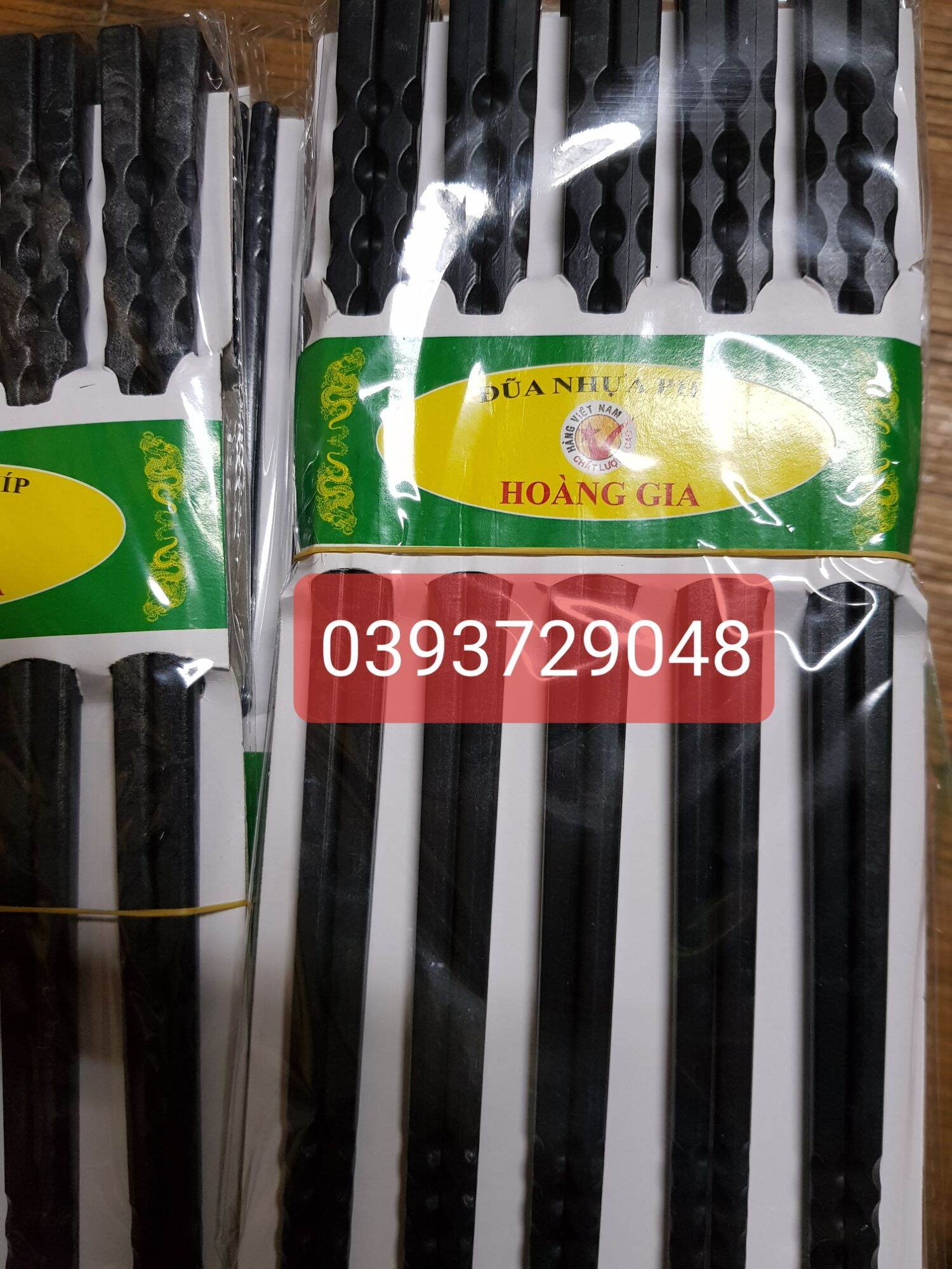 Combo 150 vỉ đũa nhựa đen cao cấp xoắn 2 đầu chống trơn